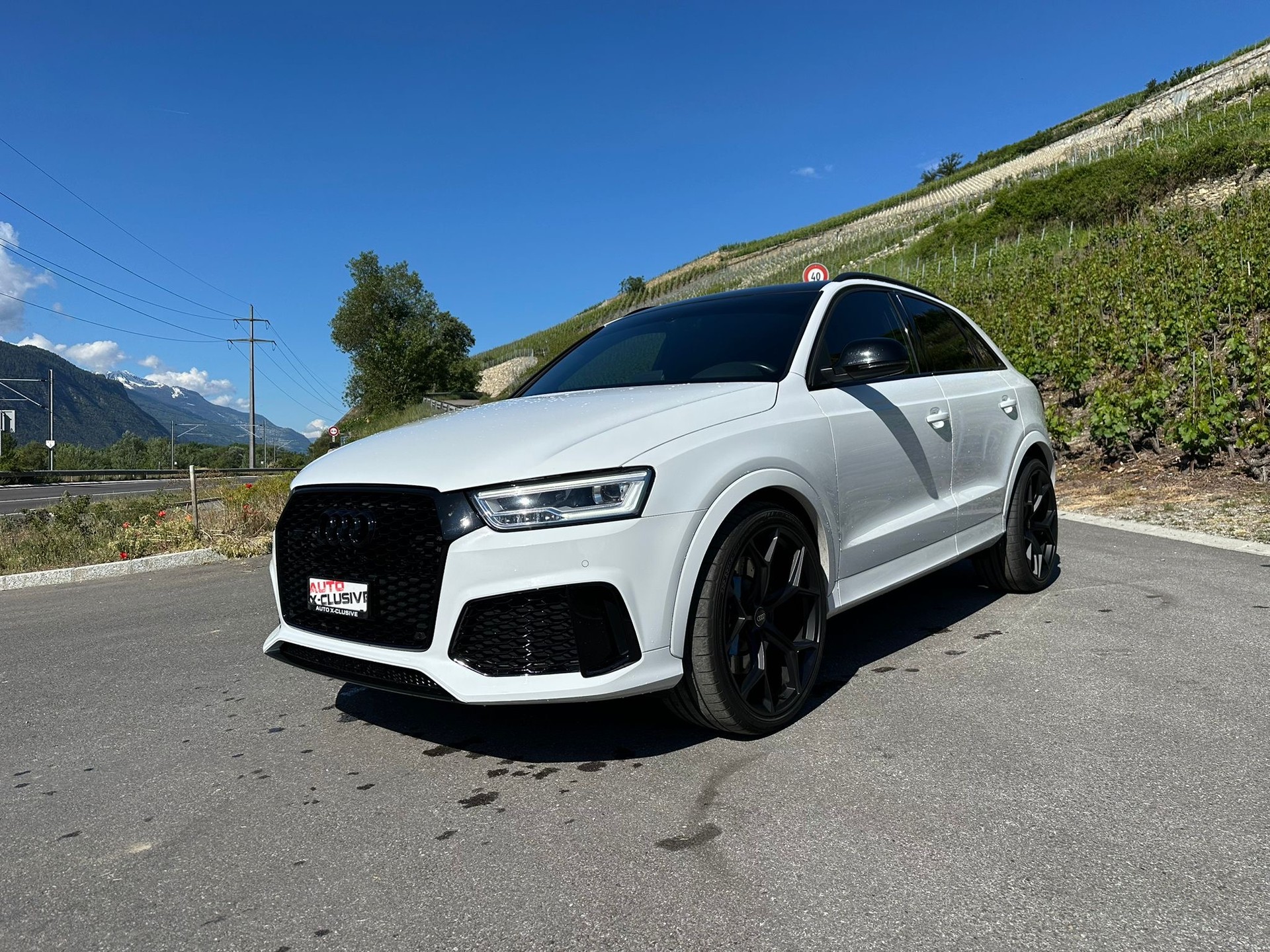 AUDI RS Q3 2.5 TFSI performance quattro S-tronic