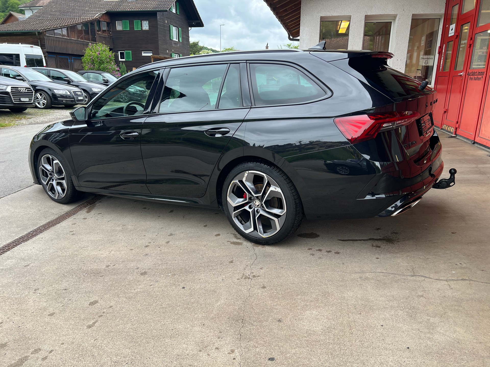 SKODA Octavia Combi 2.0 TDI DSG RS 4x4-showroom-element-3