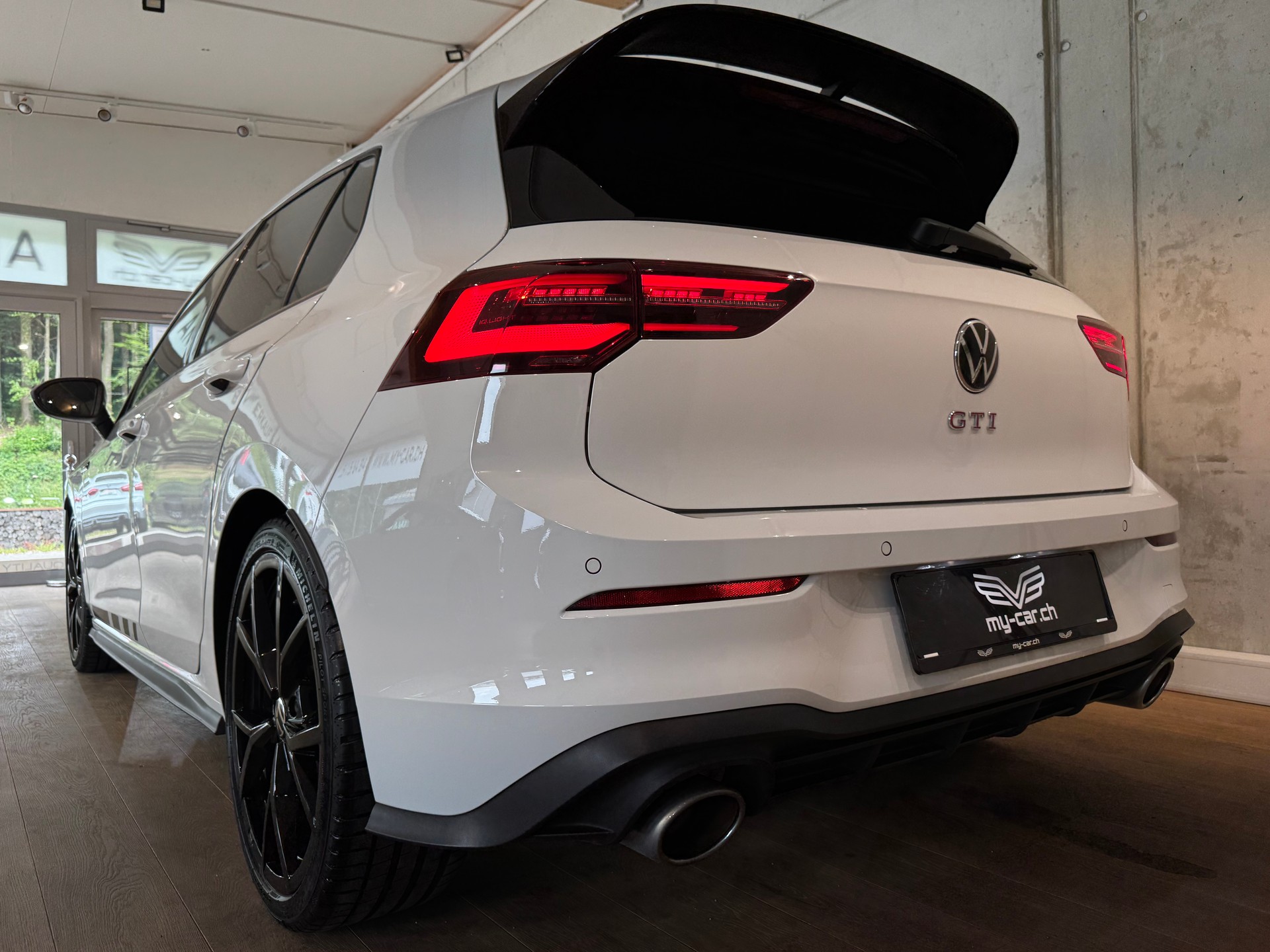 VW Golf 2.0 TSI GTI Clubsport DSG || HARMAN/KARDON || HEAD UP || LENKRADHEIZUNG-image-8