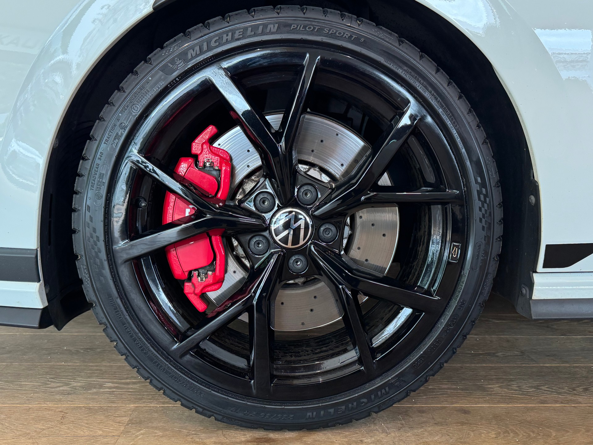 VW Golf 2.0 TSI GTI Clubsport DSG || HARMAN/KARDON || HEAD UP || LENKRADHEIZUNG-image-5