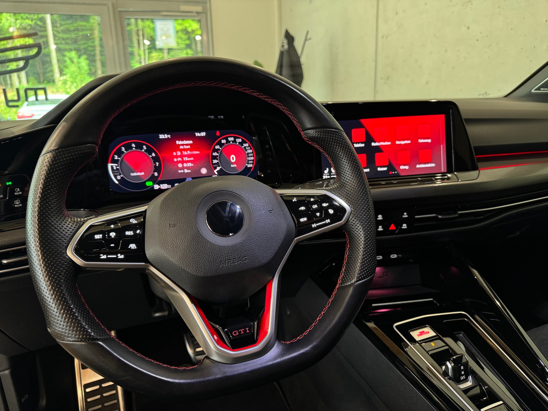 VW Golf 2.0 TSI GTI Clubsport DSG || HARMAN/KARDON || HEAD UP || LENKRADHEIZUNG-image-26