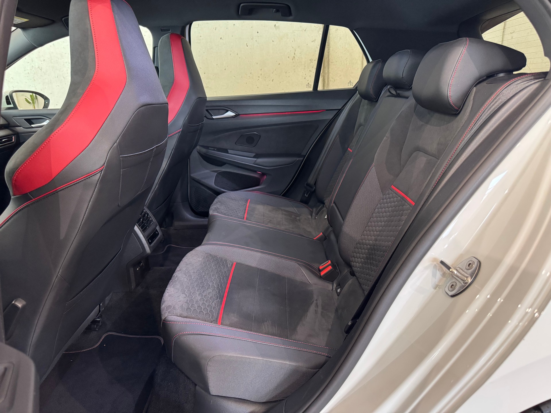 VW Golf 2.0 TSI GTI Clubsport DSG || HARMAN/KARDON || HEAD UP || LENKRADHEIZUNG-image-28