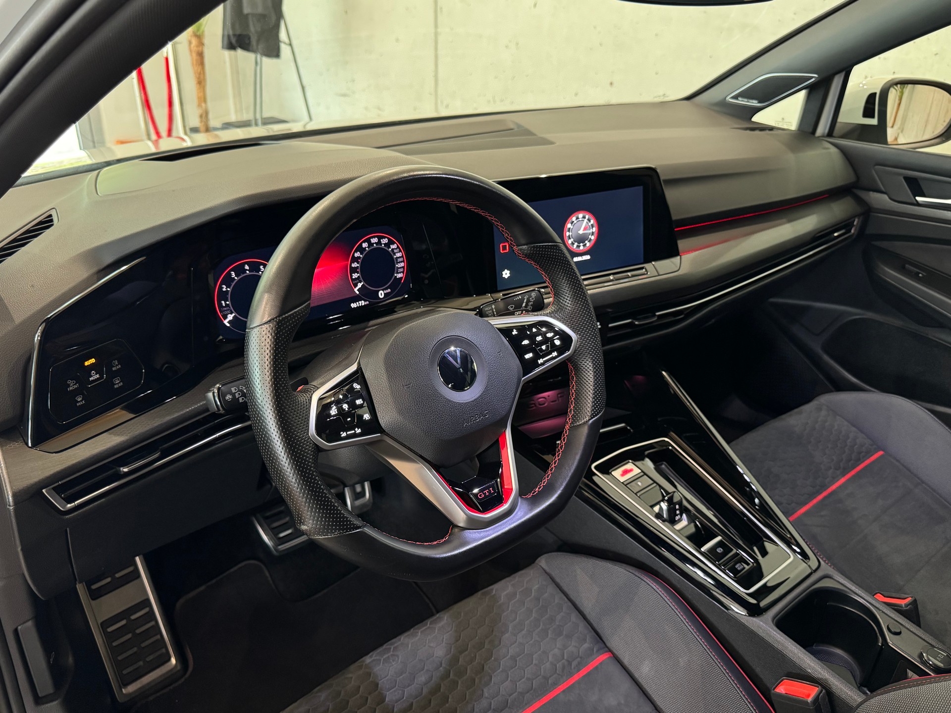 VW Golf 2.0 TSI GTI Clubsport DSG || HARMAN/KARDON || HEAD UP || LENKRADHEIZUNG-image-20