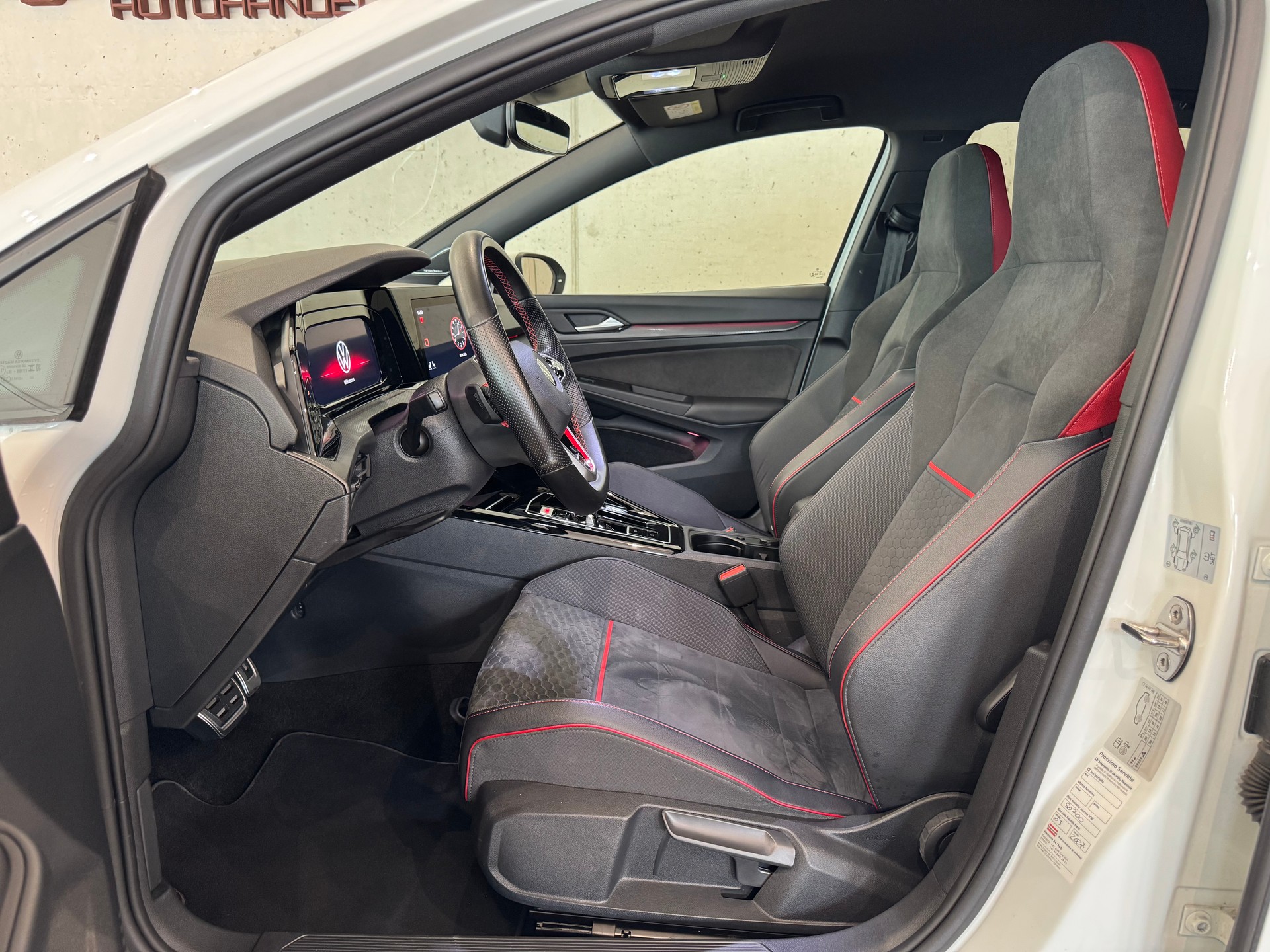 VW Golf 2.0 TSI GTI Clubsport DSG || HARMAN/KARDON || HEAD UP || LENKRADHEIZUNG-image-19