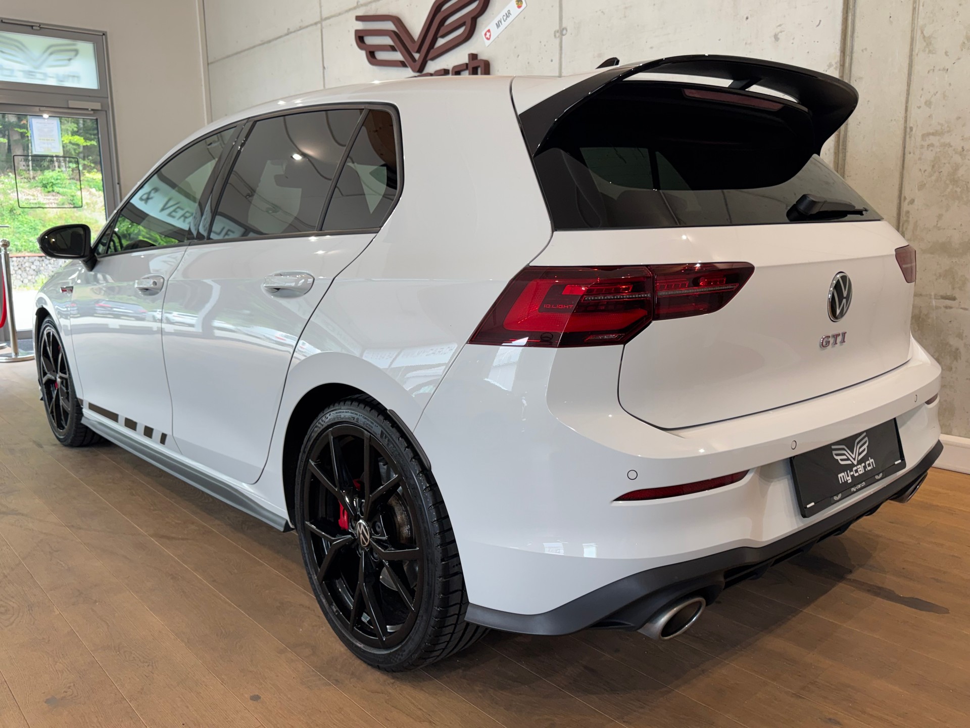 VW Golf 2.0 TSI GTI Clubsport DSG || HARMAN/KARDON || HEAD UP || LENKRADHEIZUNG-image-7