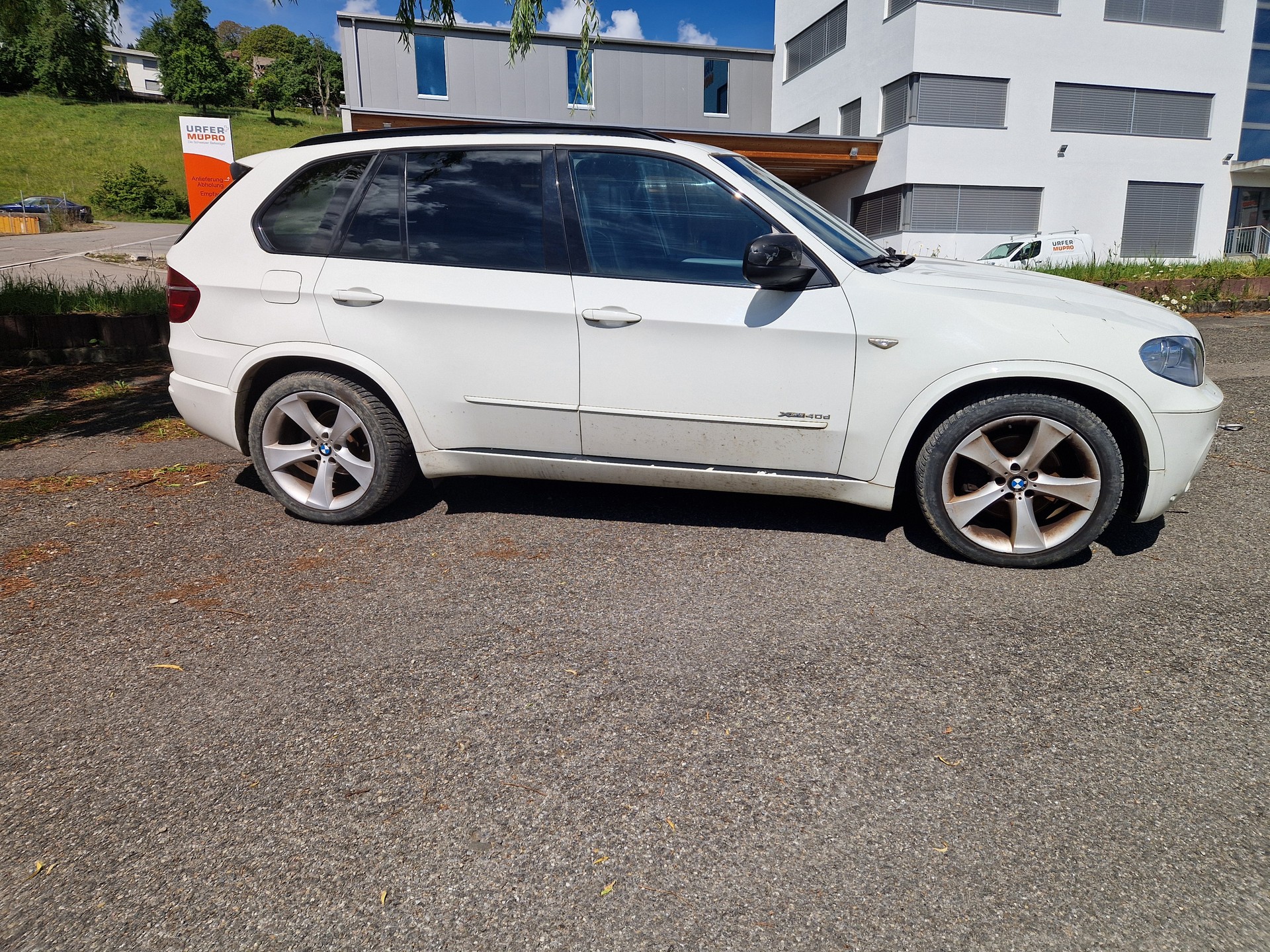 BMW X Drive40d-image-4