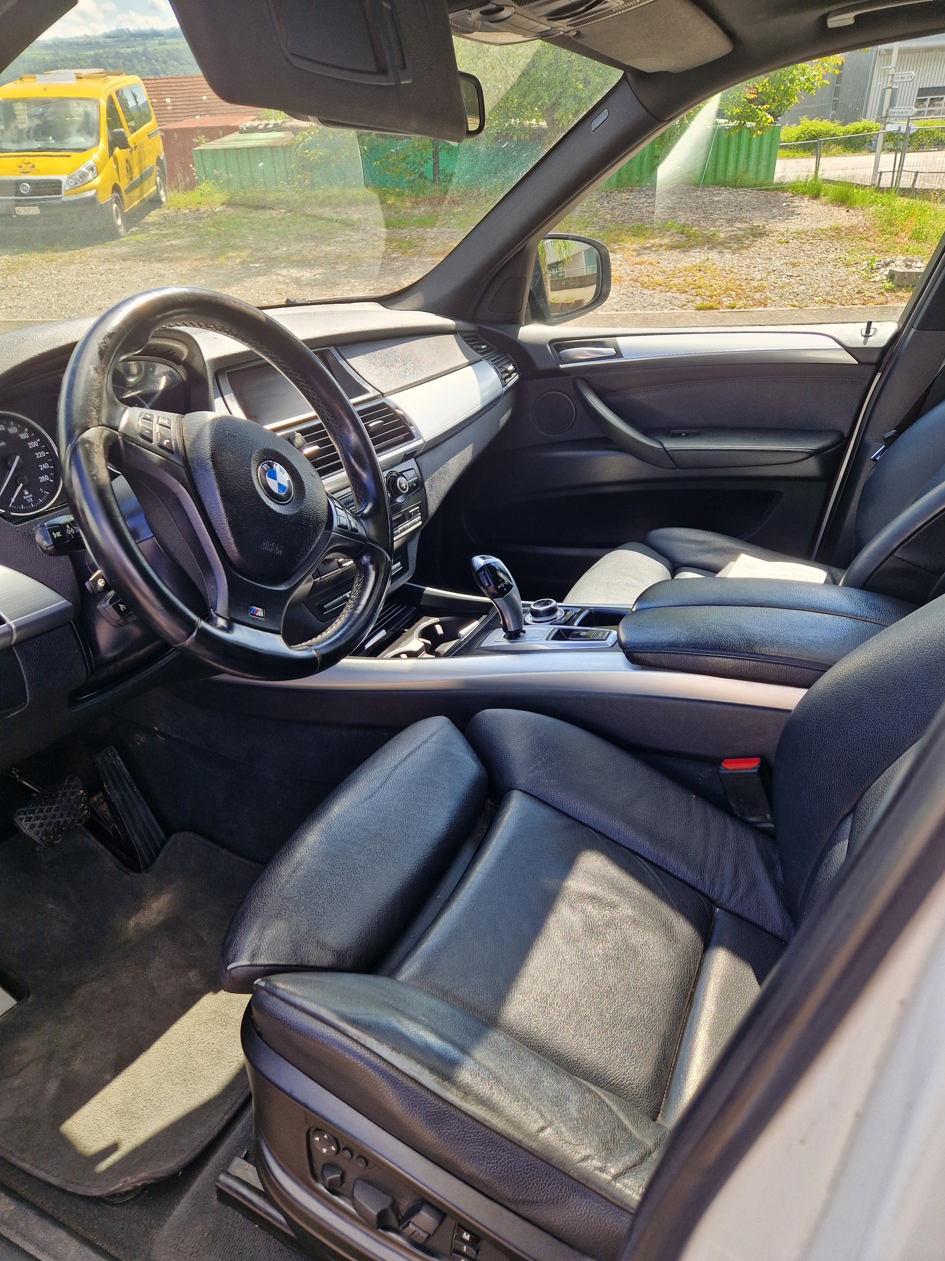 BMW X Drive40d-image-10