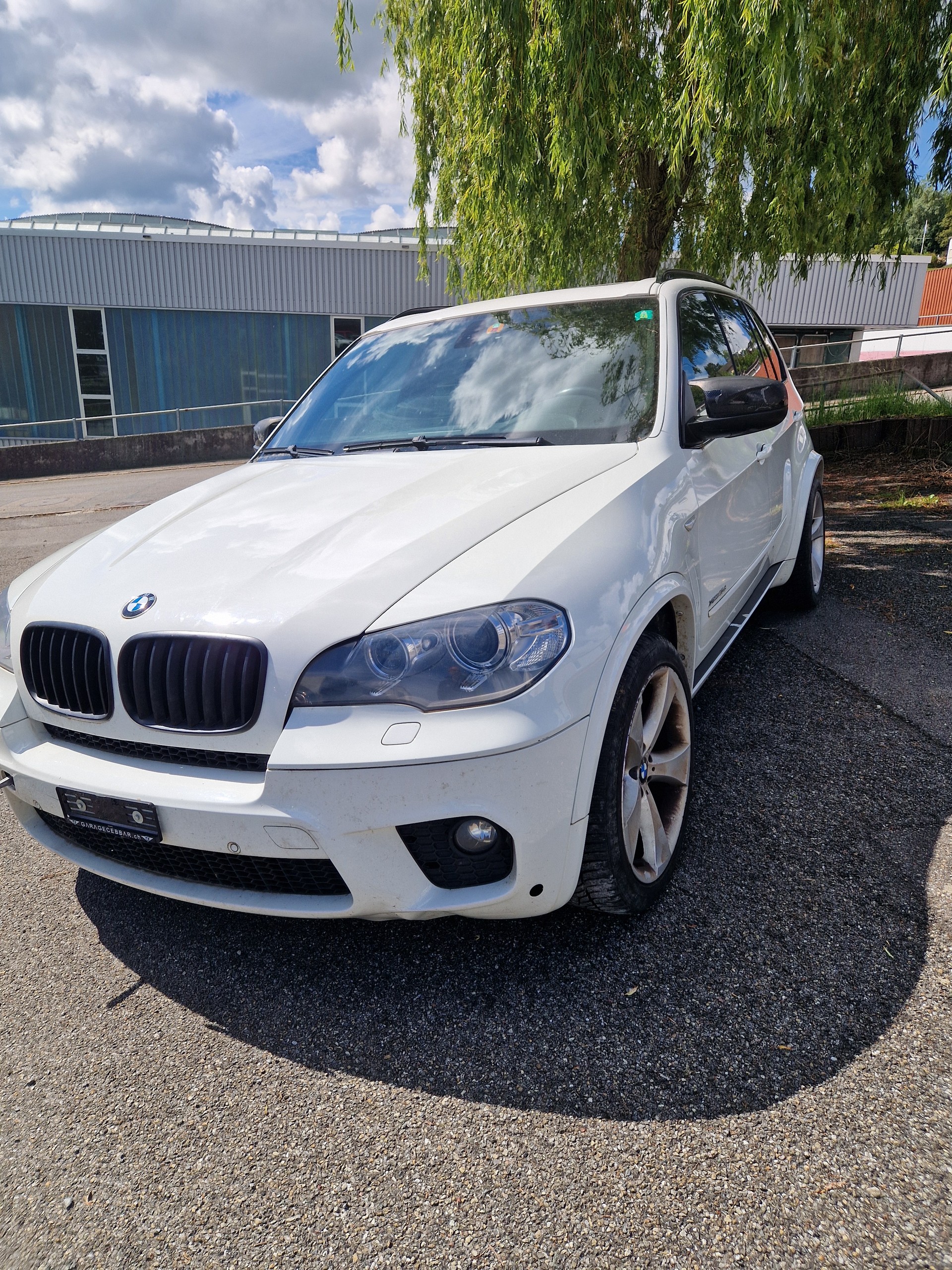 BMW X Drive40d-image-2