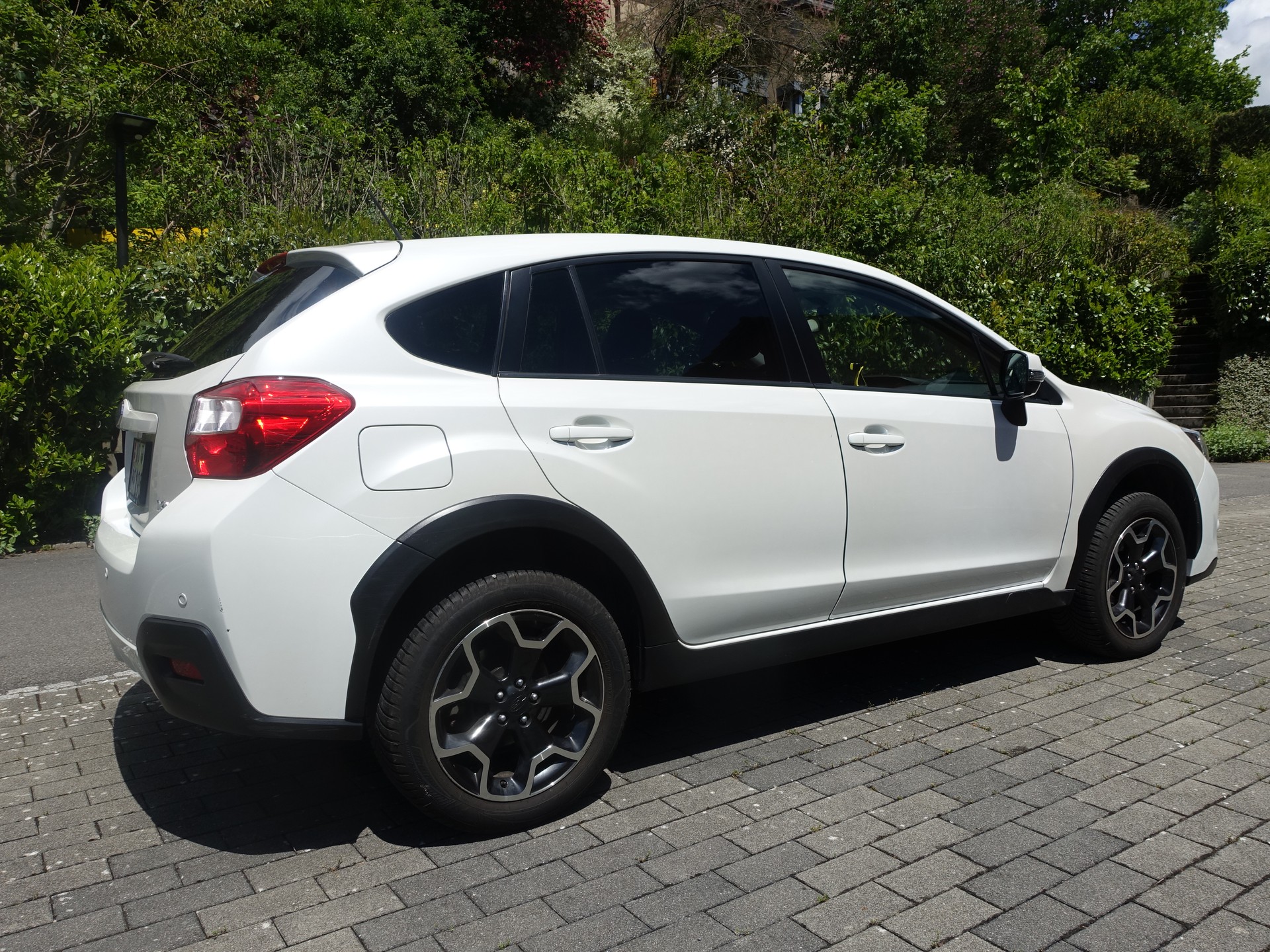 SUBARU XV 2.0i Swiss Three-image-3