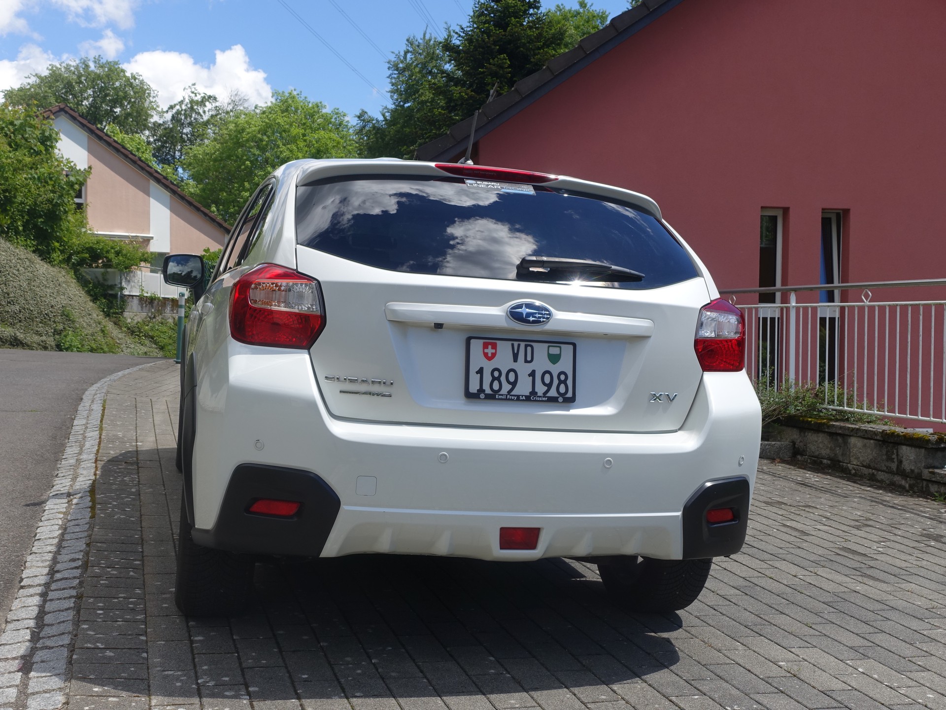 SUBARU XV 2.0i Swiss Three-image-2