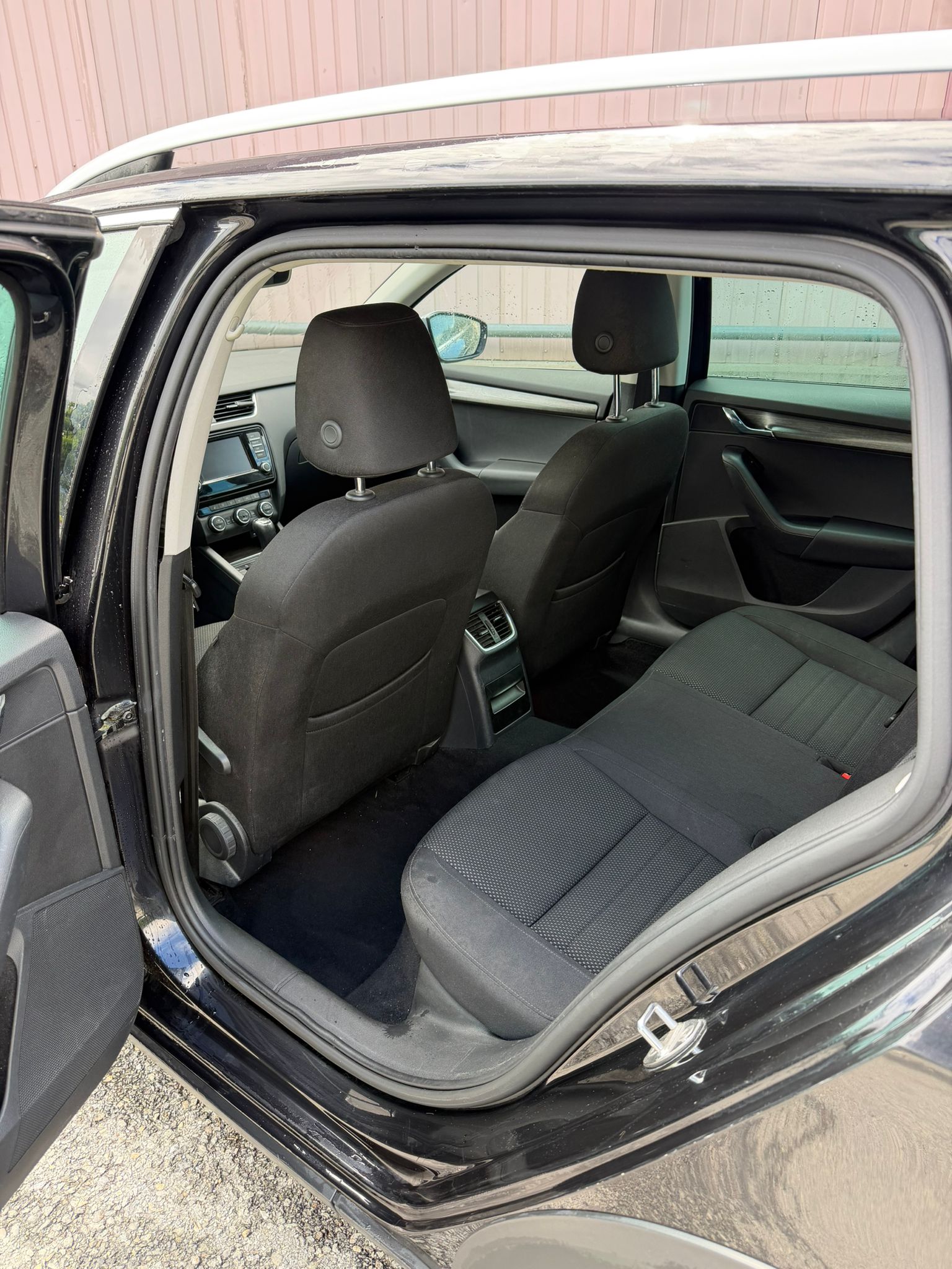 SKODA Octavia Combi 2.0 TDI Scout 4x4 DSG-image-10