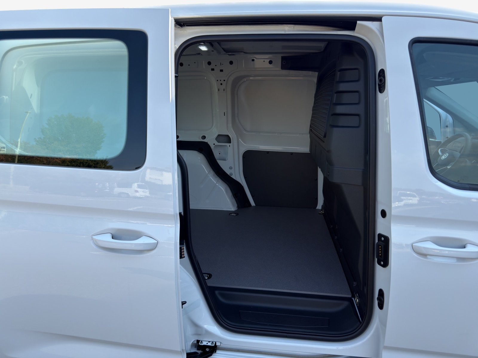 VW Caddy Cargo 2.0TDI 4Motion-image-13