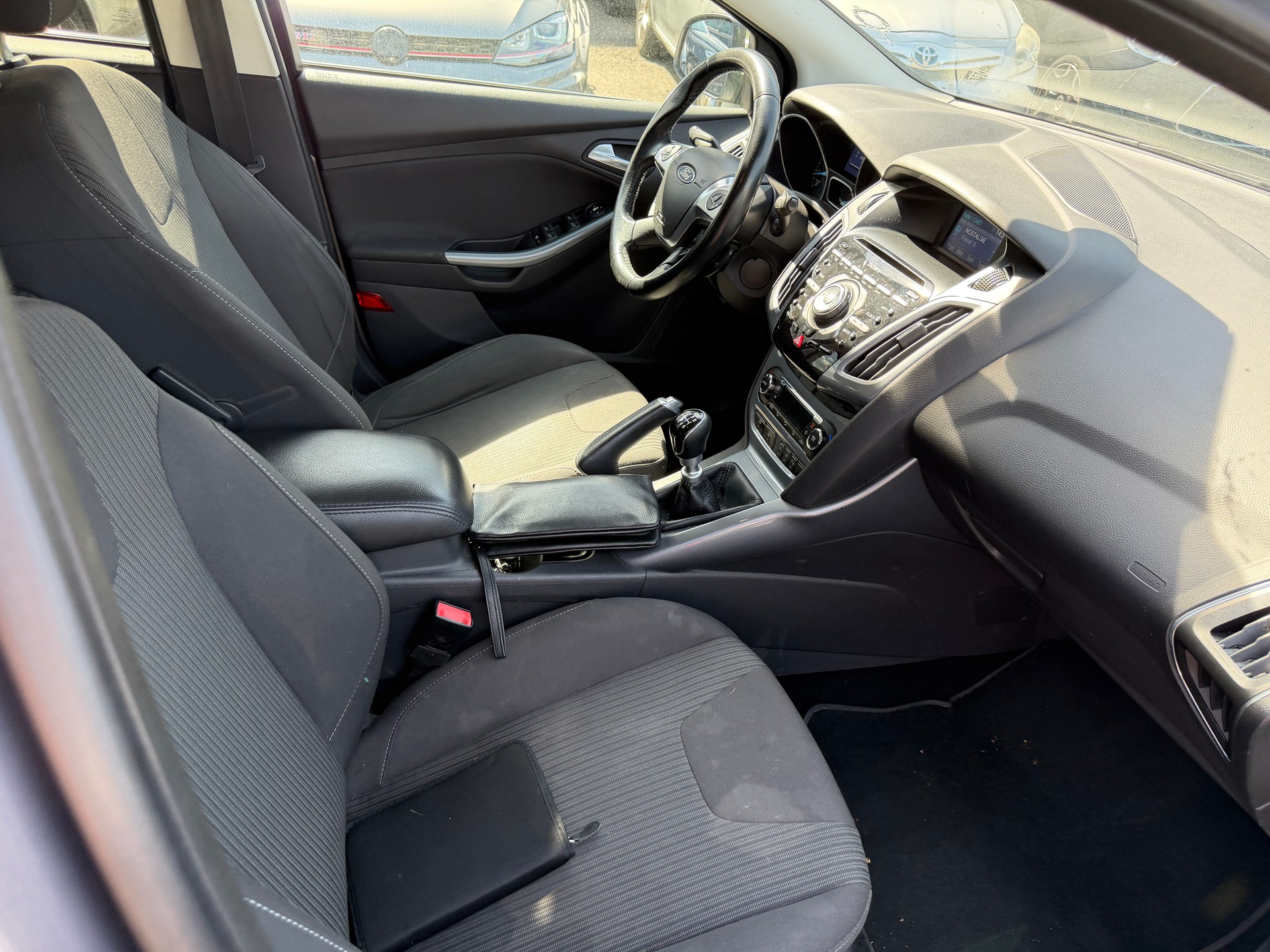 FORD Focus 1.0 SCTi Titanium-image-6