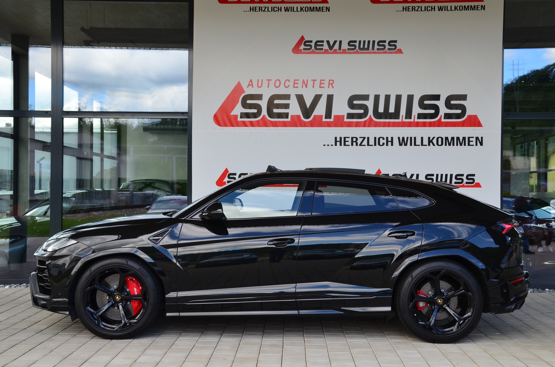 LAMBORGHINI Urus E-Gear-image-8
