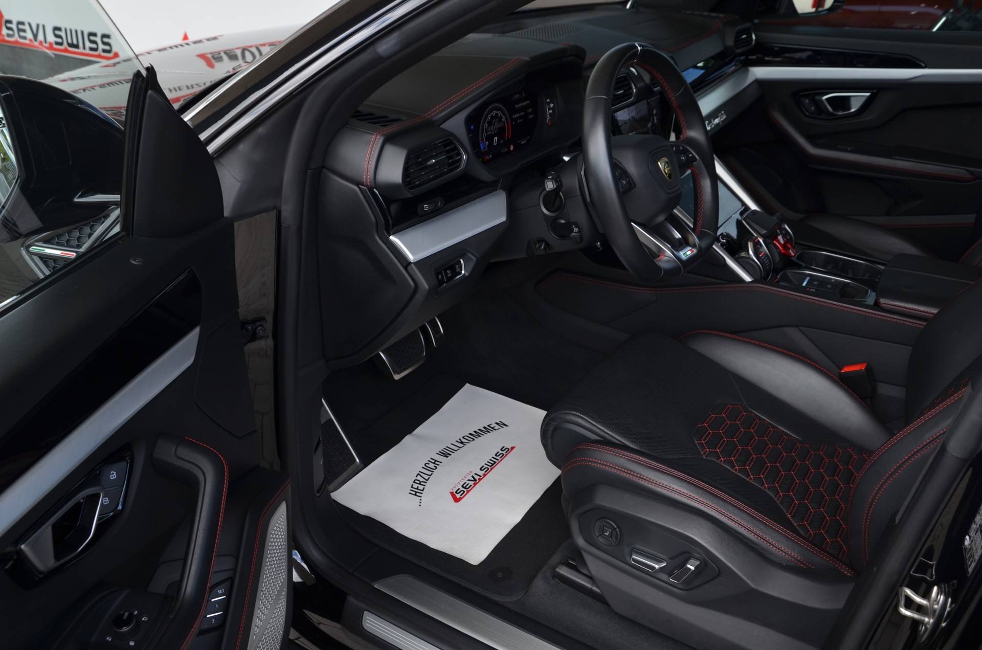 LAMBORGHINI Urus E-Gear-image-13