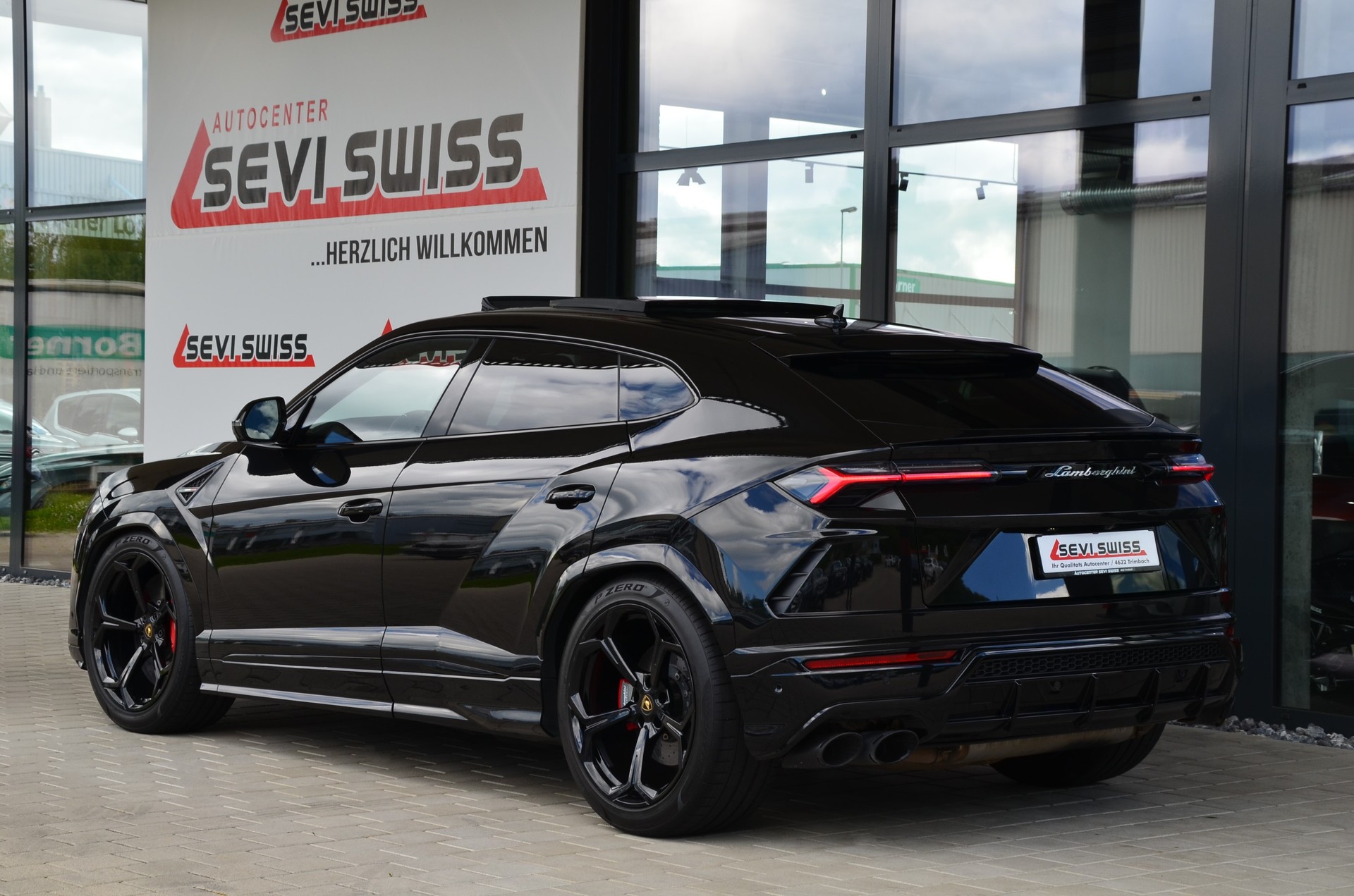 LAMBORGHINI Urus E-Gear-image-7