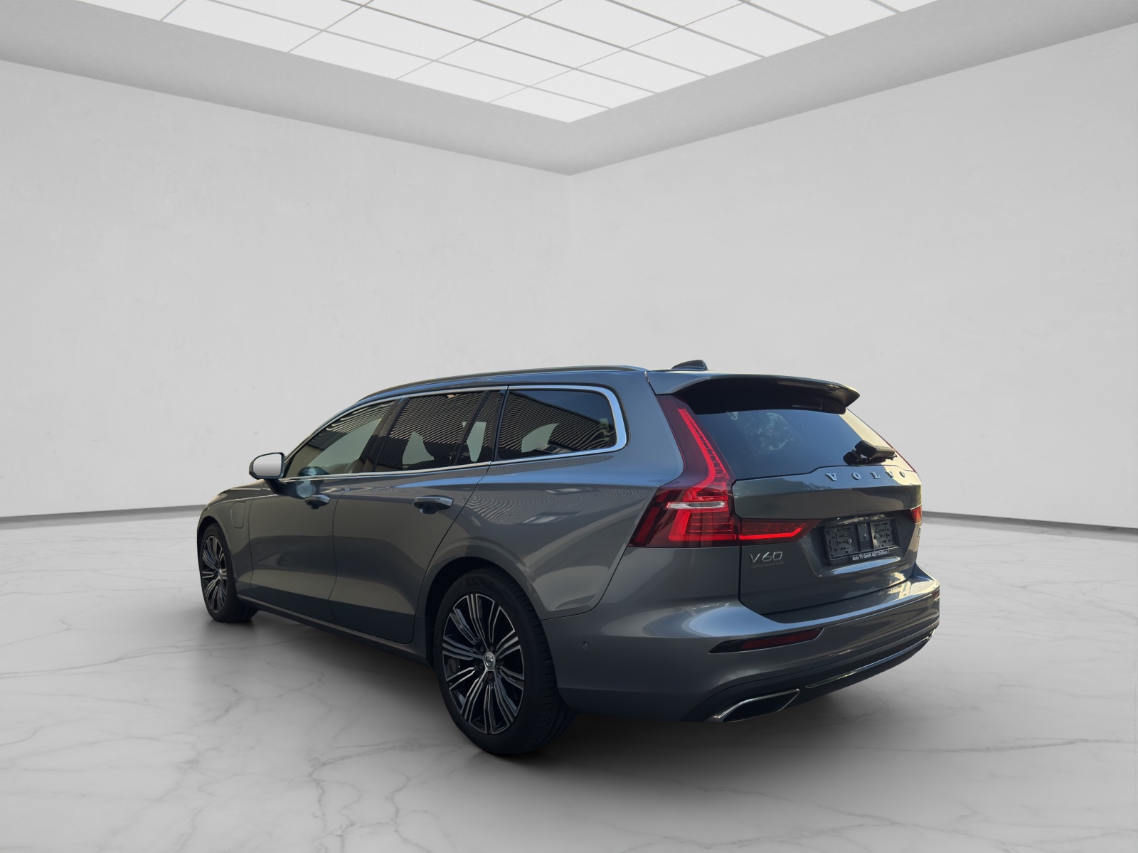VOLVO V60 T6 eAWD Twin Engine Inscription Geartronic Frisch Ab MFK-image-3