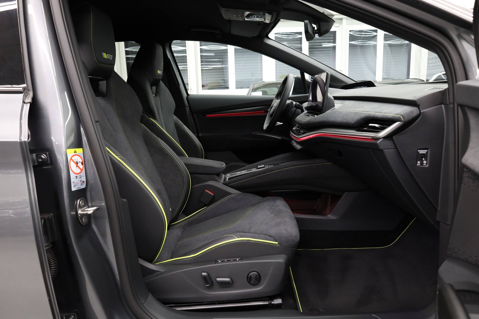 SKODA Elroq RS 4x4-image-16