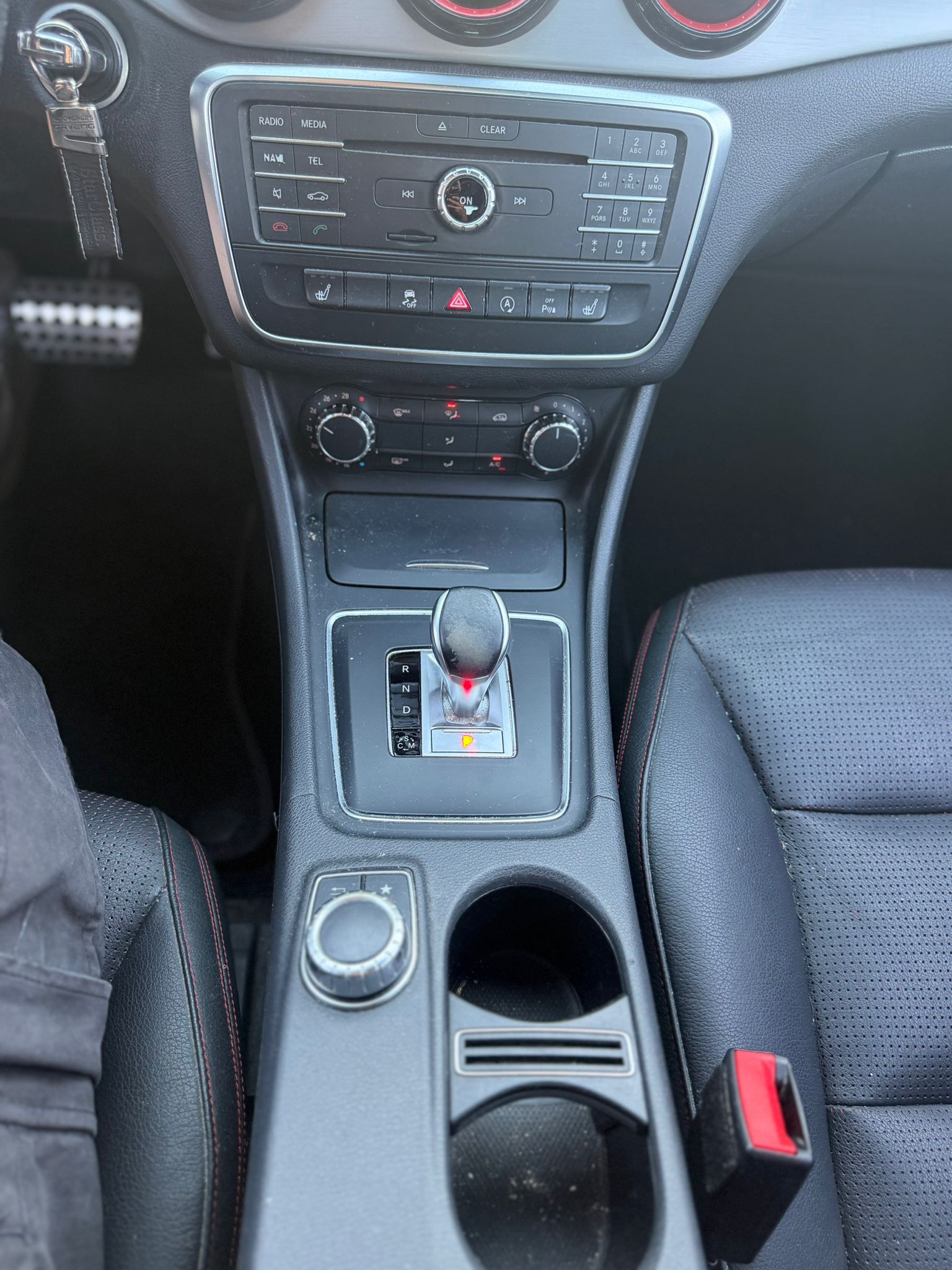 MERCEDES-BENZ CLA 45 AMG 4Matic Speedshift-image-4