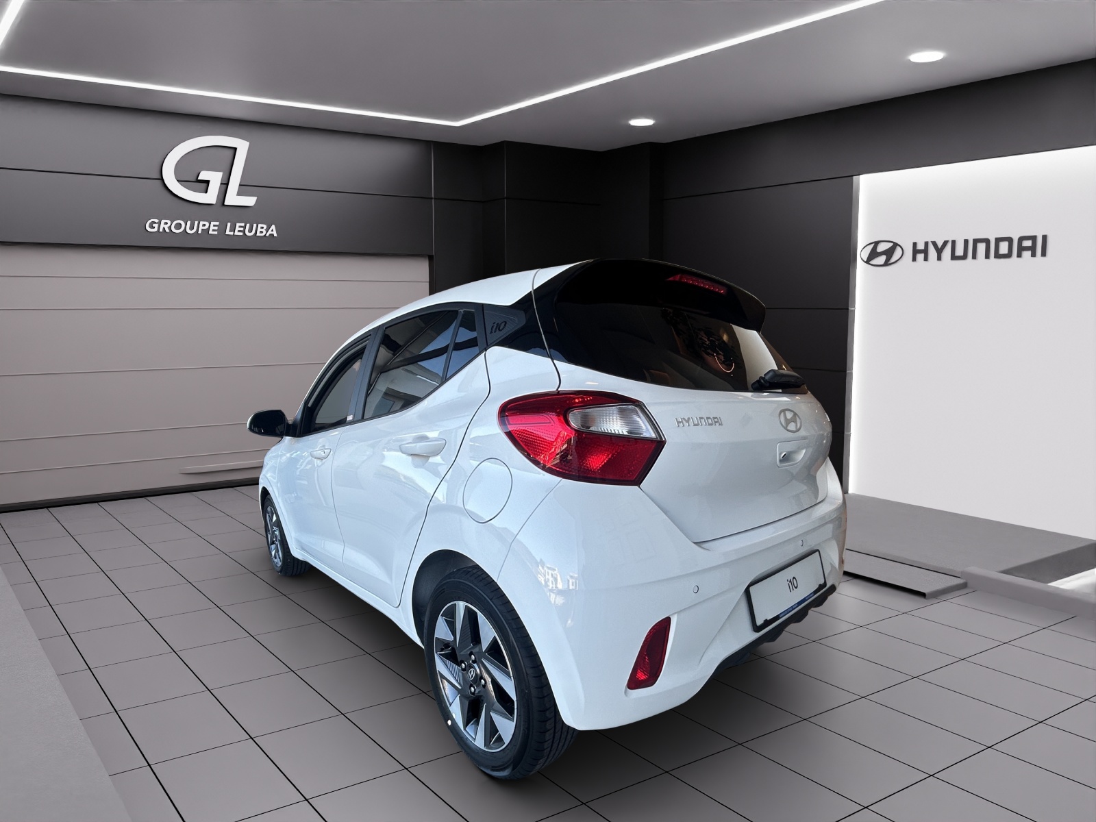 HYUNDAI i10 1.2 Amplia Aut.-image-2
