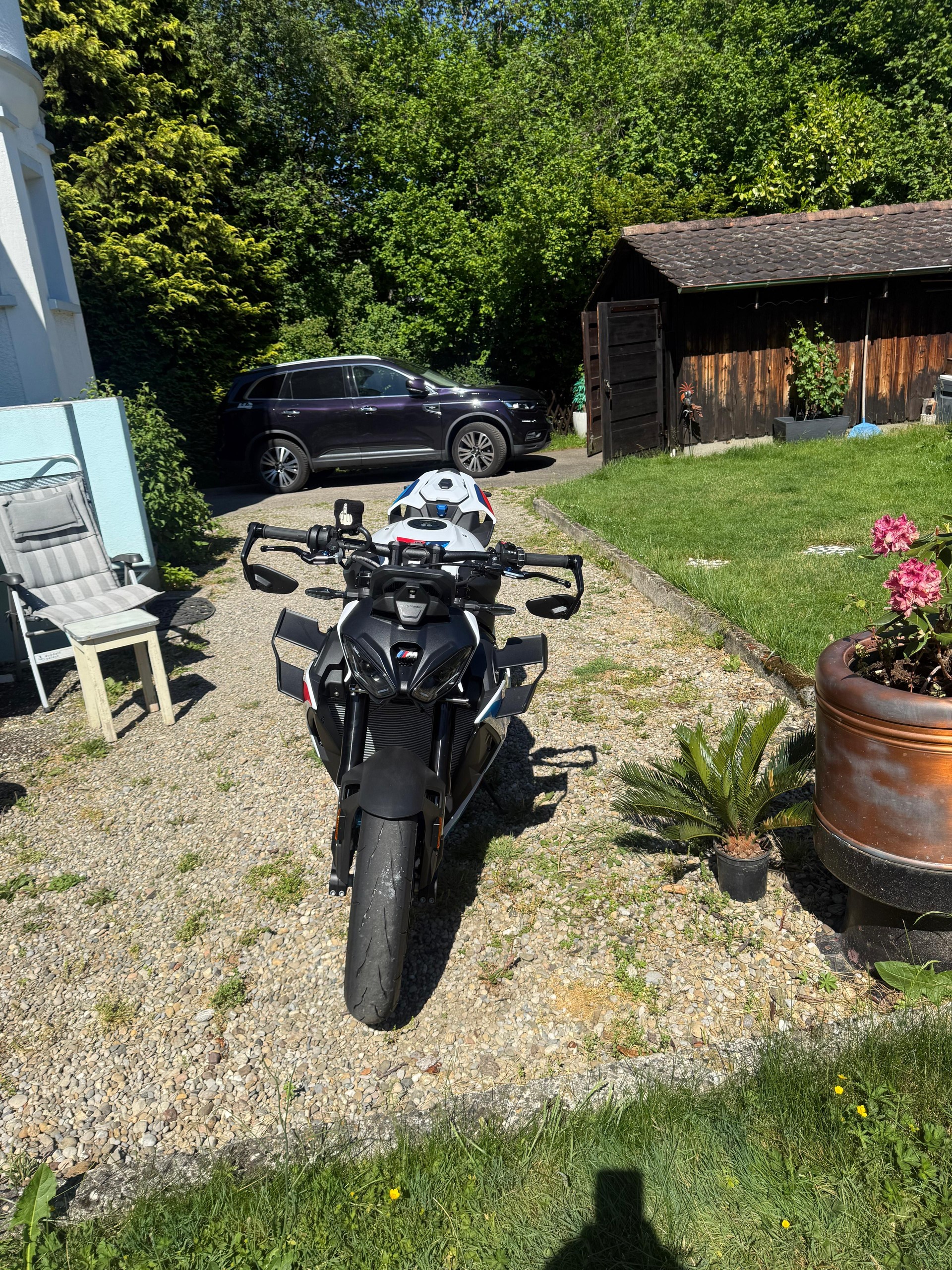 BMW M 1000 R-showroom-element-2