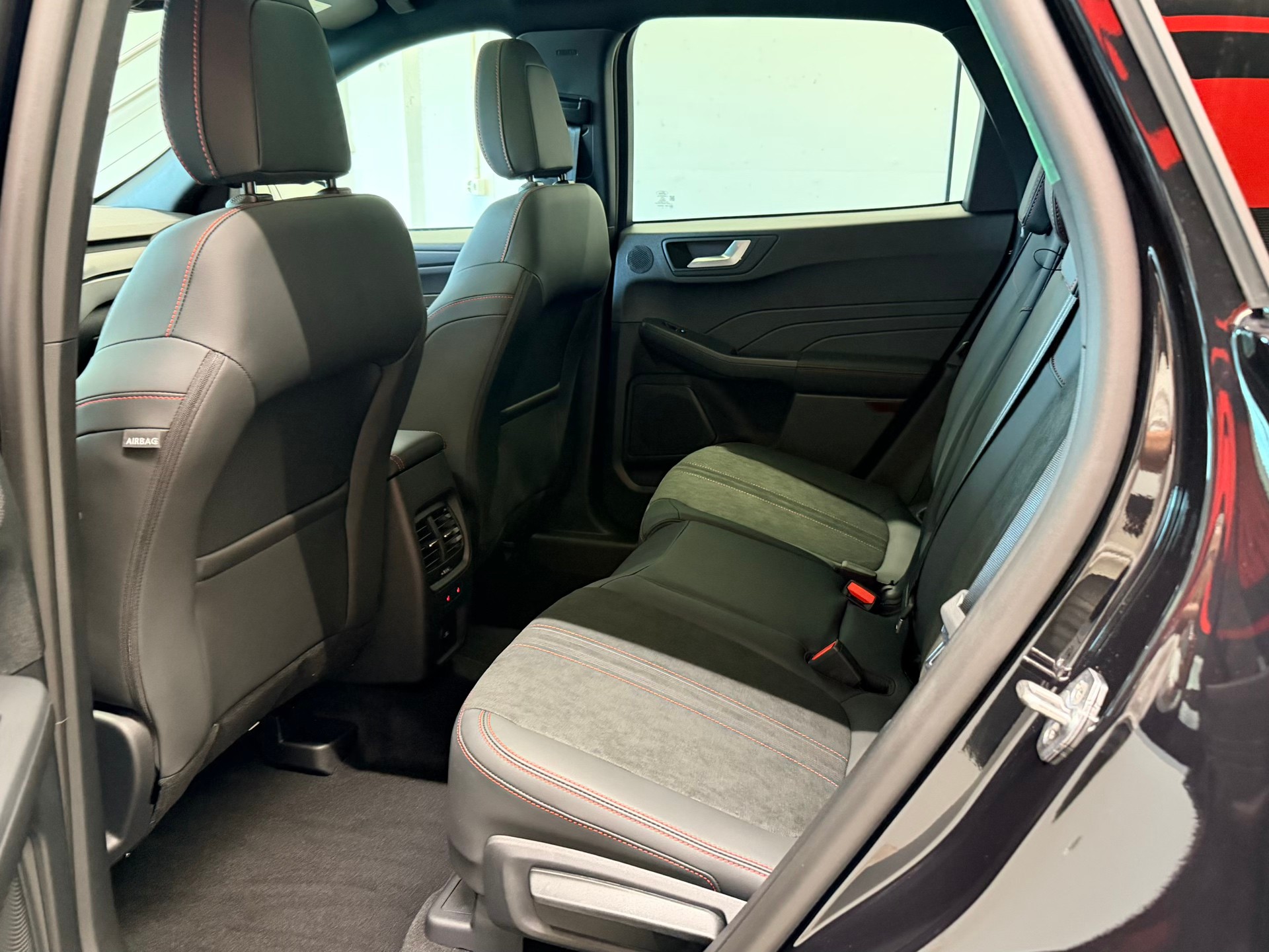 FORD Kuga 2.5 FHEV ST-LINE X 4WD-image-16