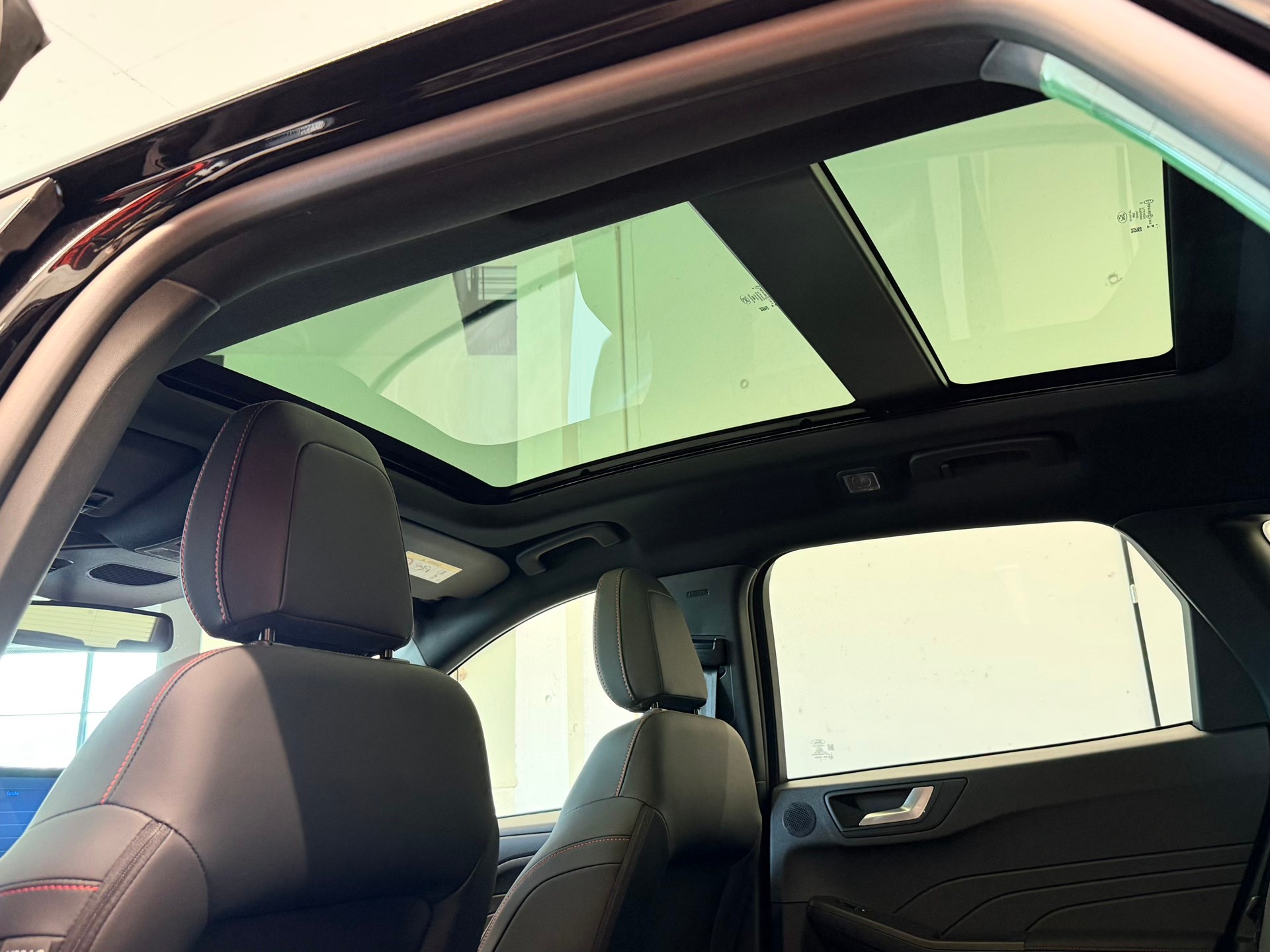 FORD Kuga 2.5 FHEV ST-LINE X 4WD-image-17