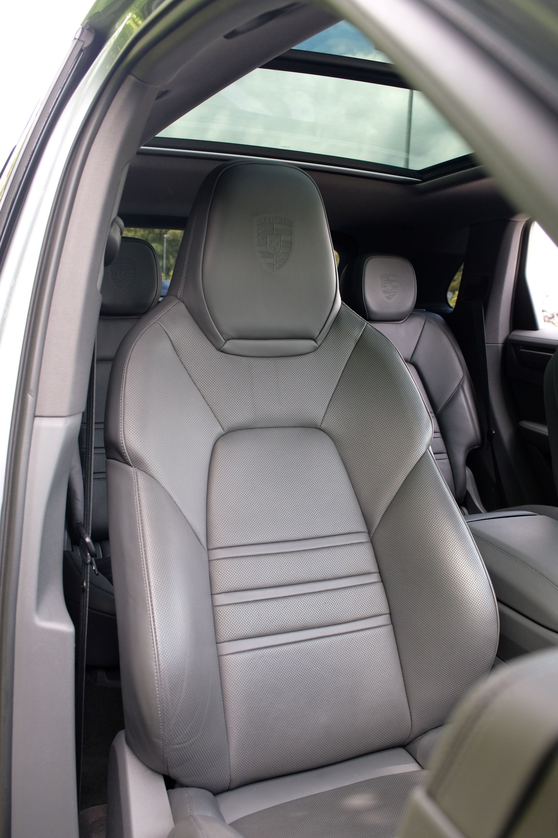 PORSCHE Cayenne S-image-15