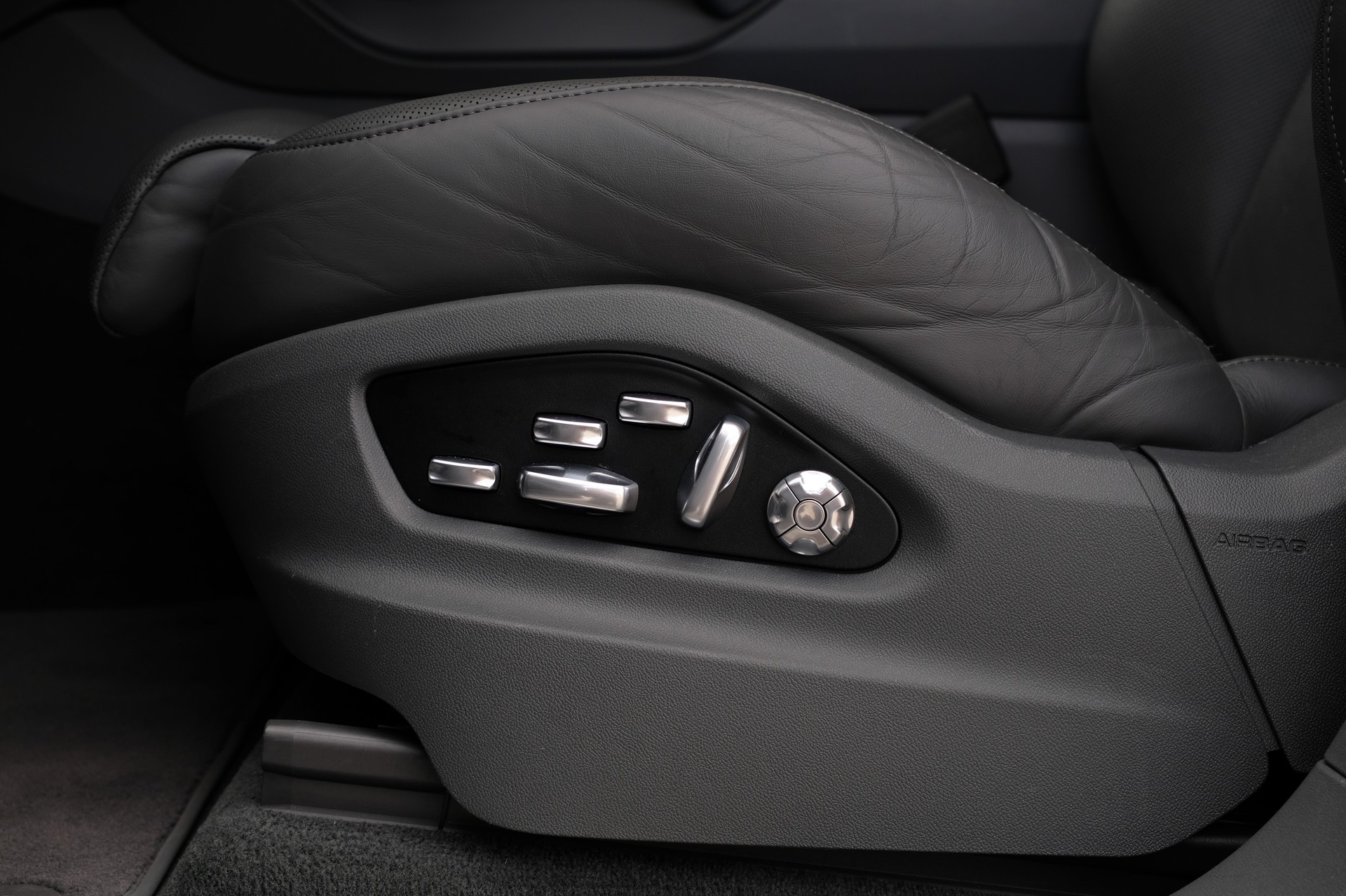 PORSCHE Cayenne S-image-28