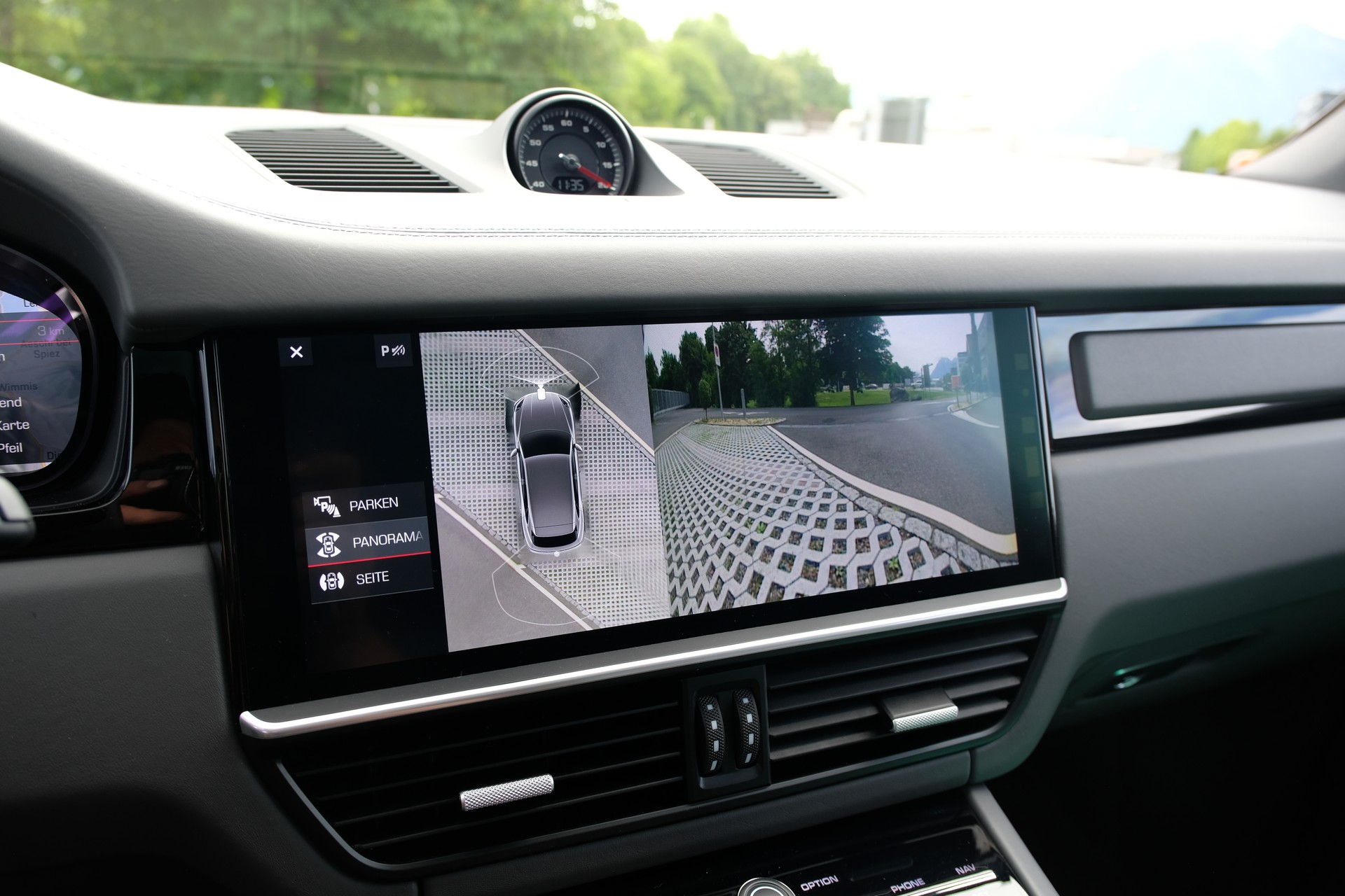 PORSCHE Cayenne S-image-24