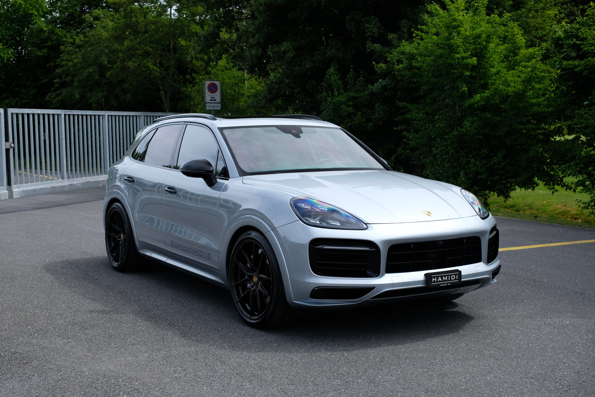 PORSCHE Cayenne S-image-2