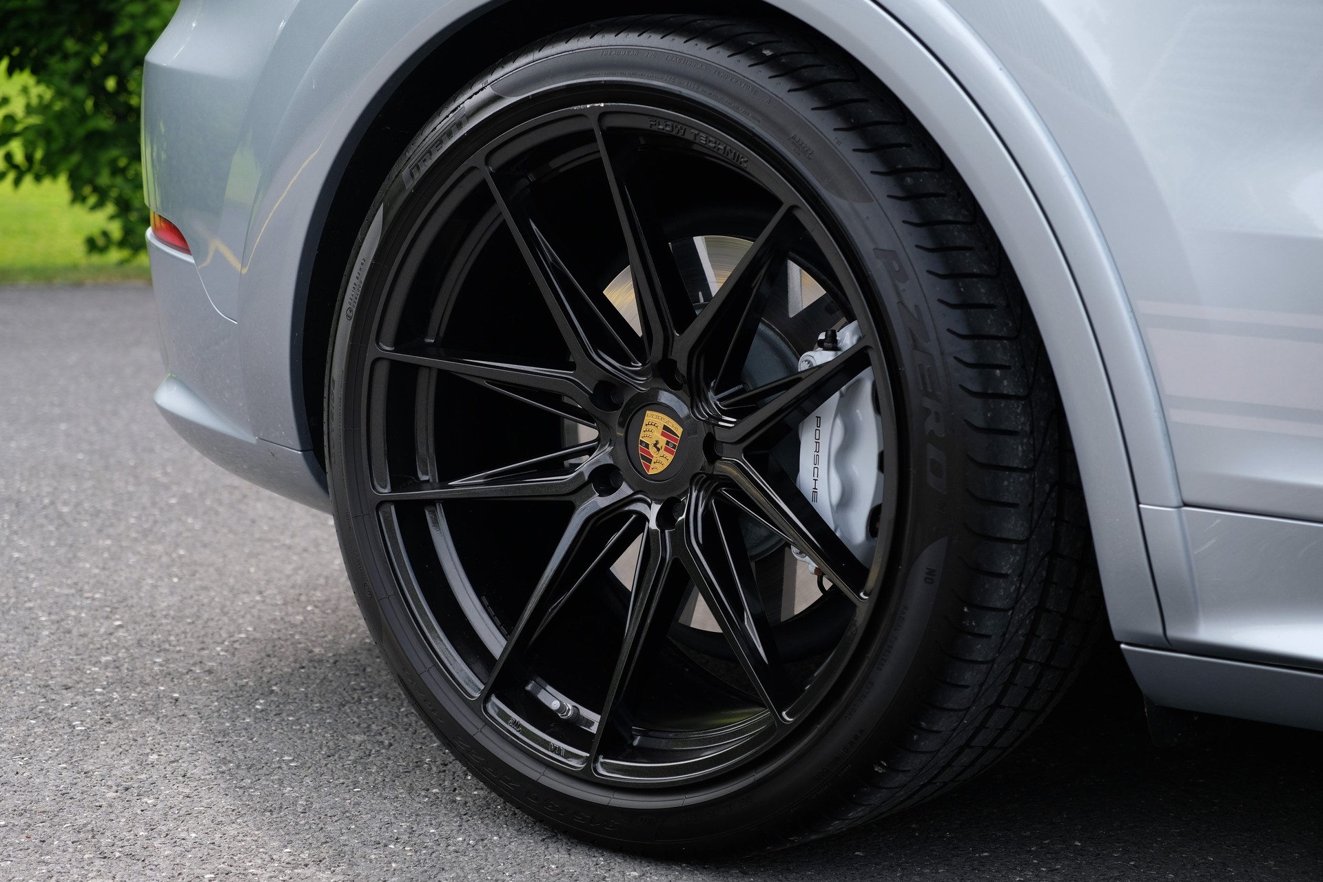 PORSCHE Cayenne S-image-11