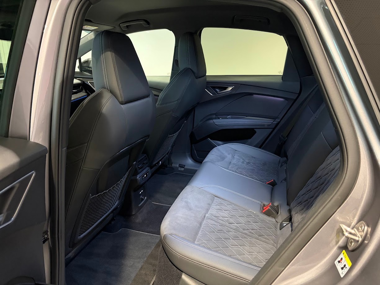 AUDI Q4 Sportback e-tron 50 quattro-image-4
