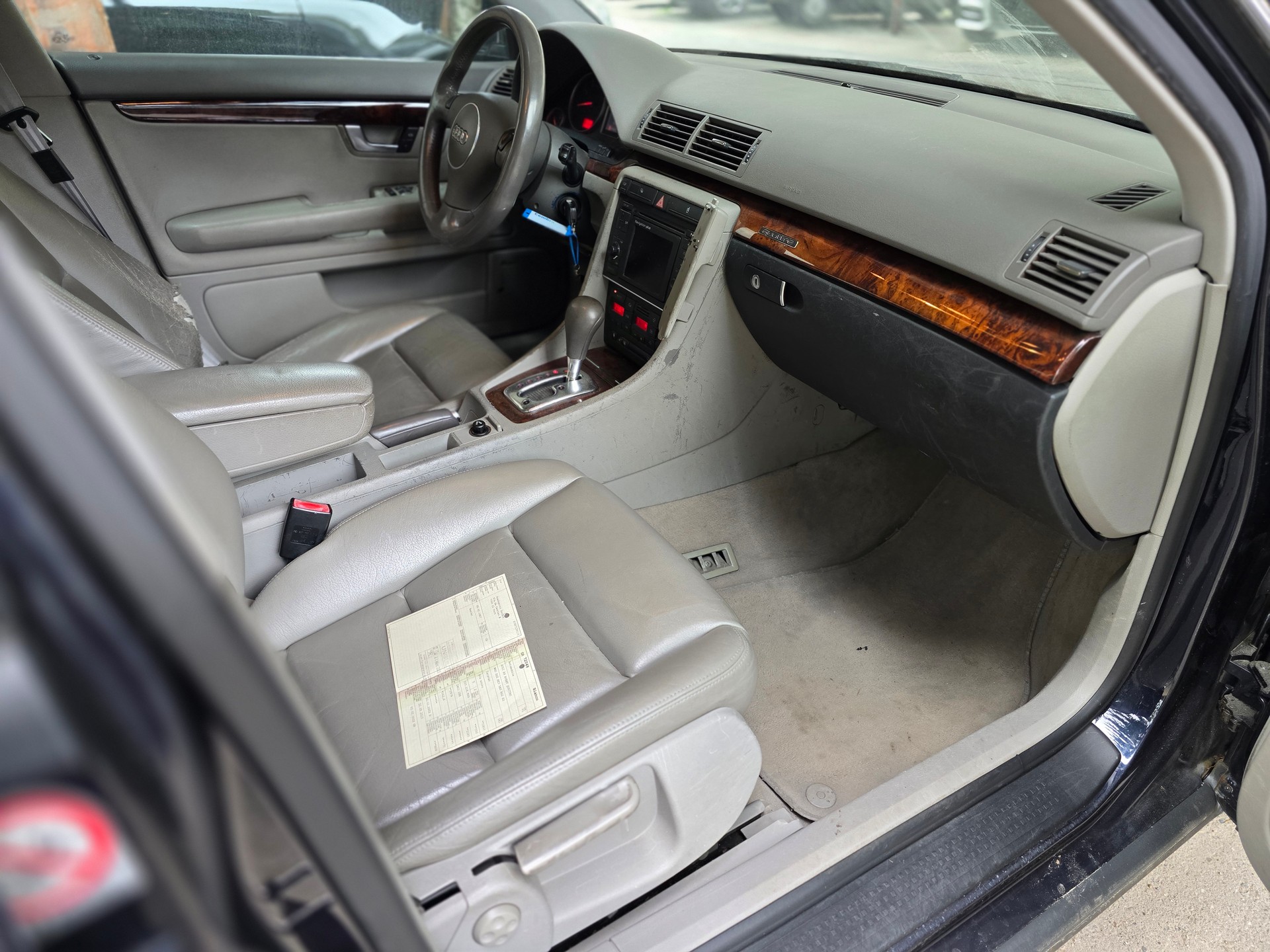 AUDI A4 Avant 3.0 V6 quattro-image-10