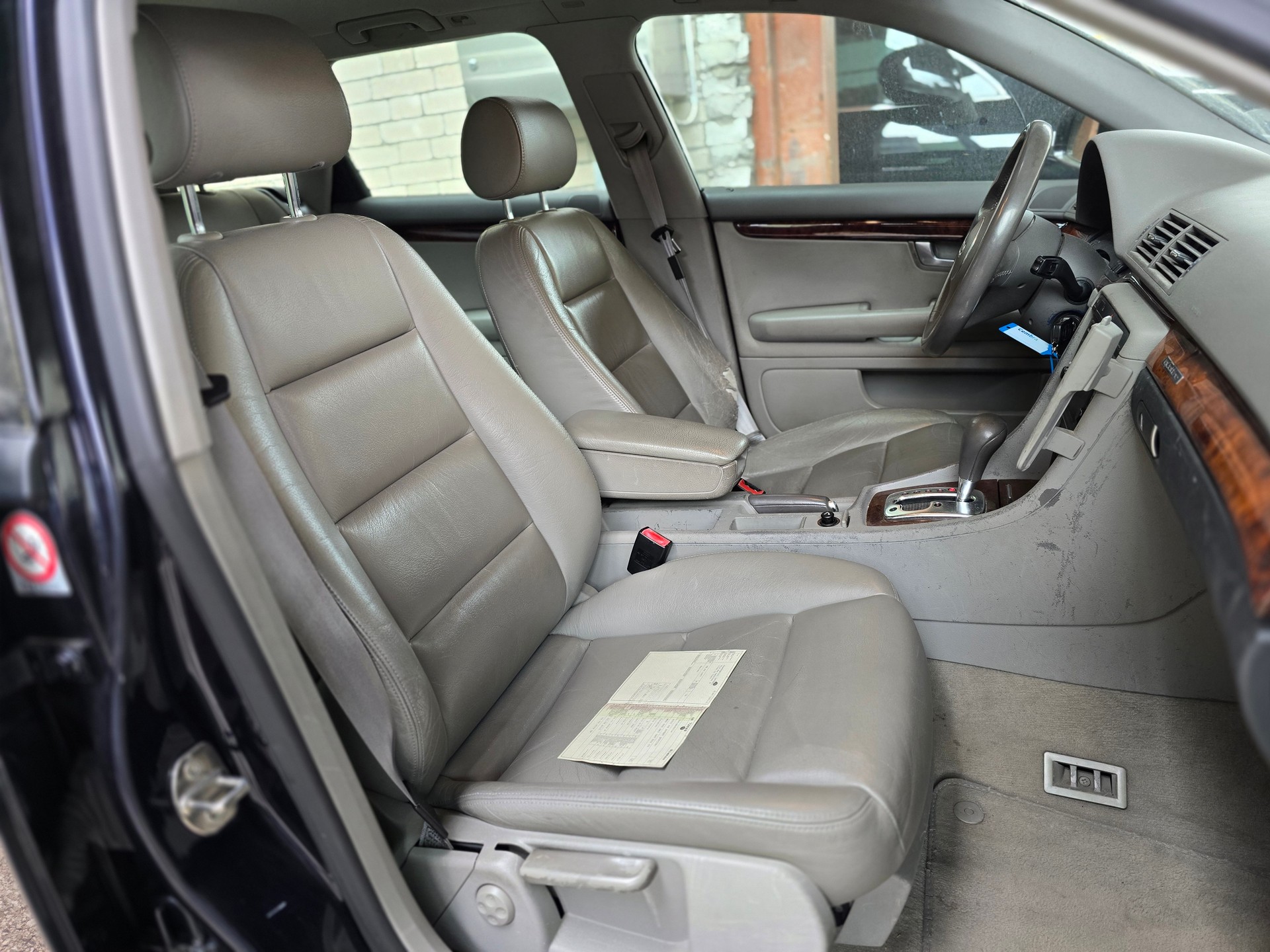 AUDI A4 Avant 3.0 V6 quattro-image-9