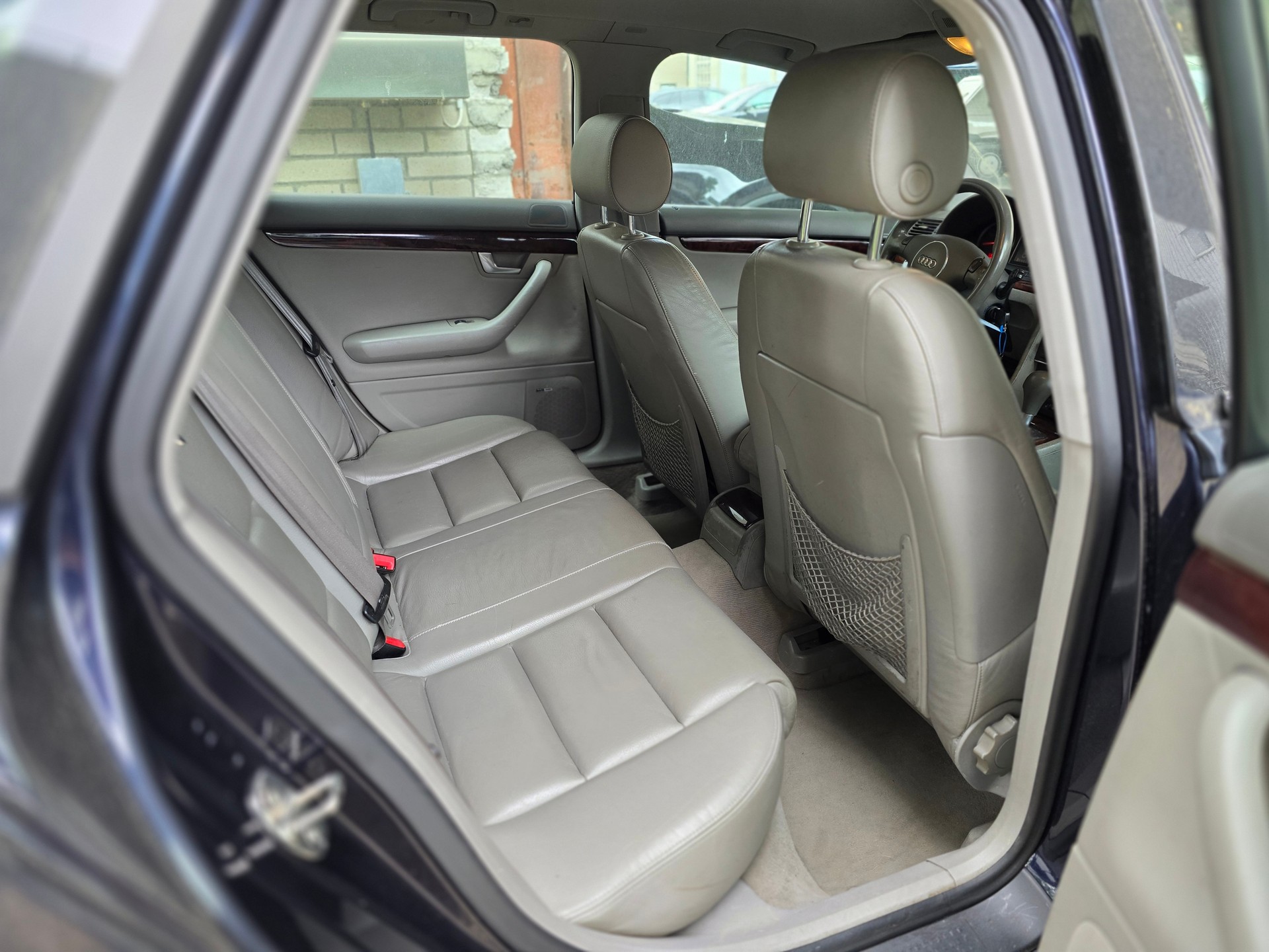 AUDI A4 Avant 3.0 V6 quattro-image-11