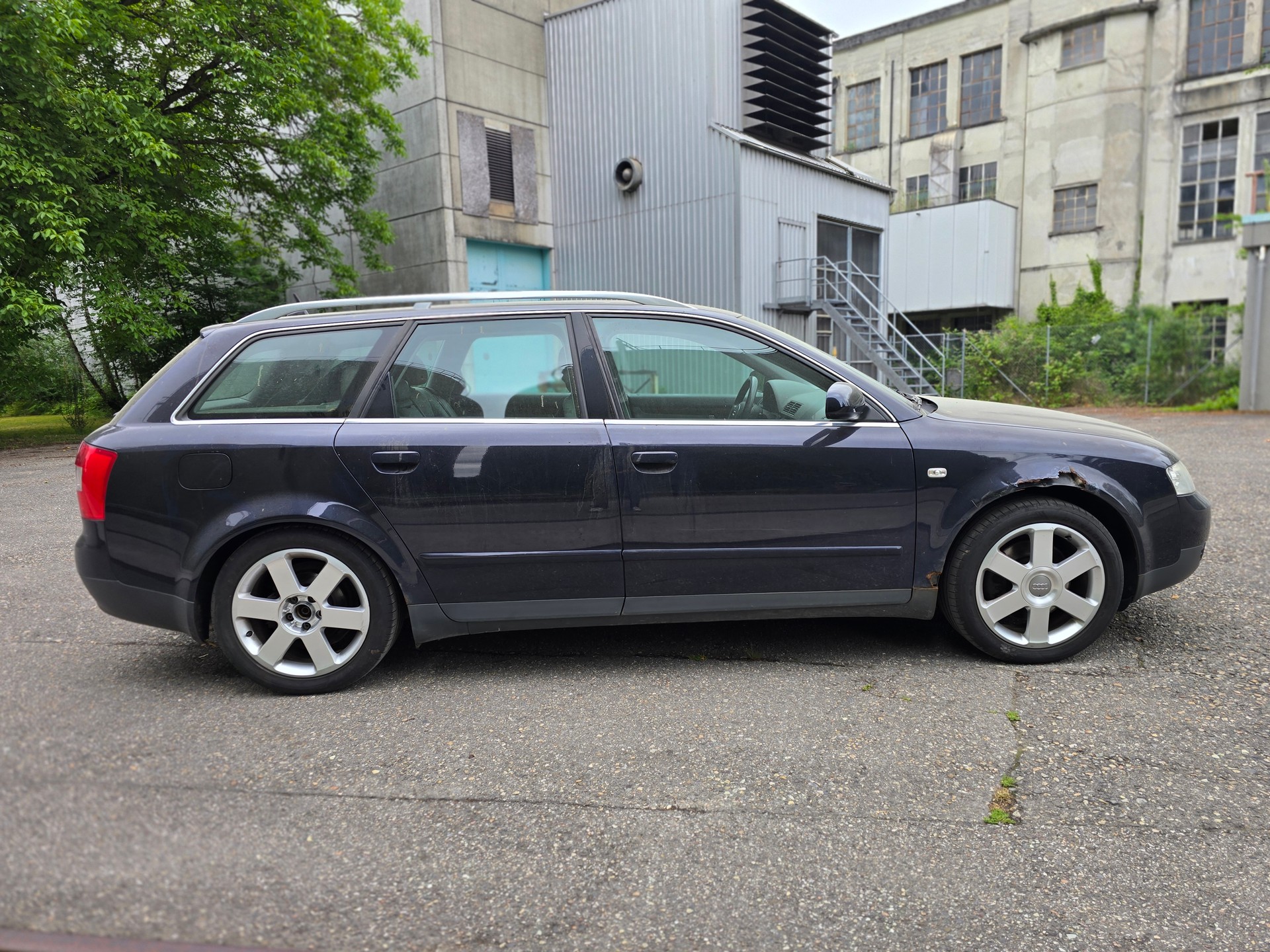 AUDI A4 Avant 3.0 V6 quattro-image-4