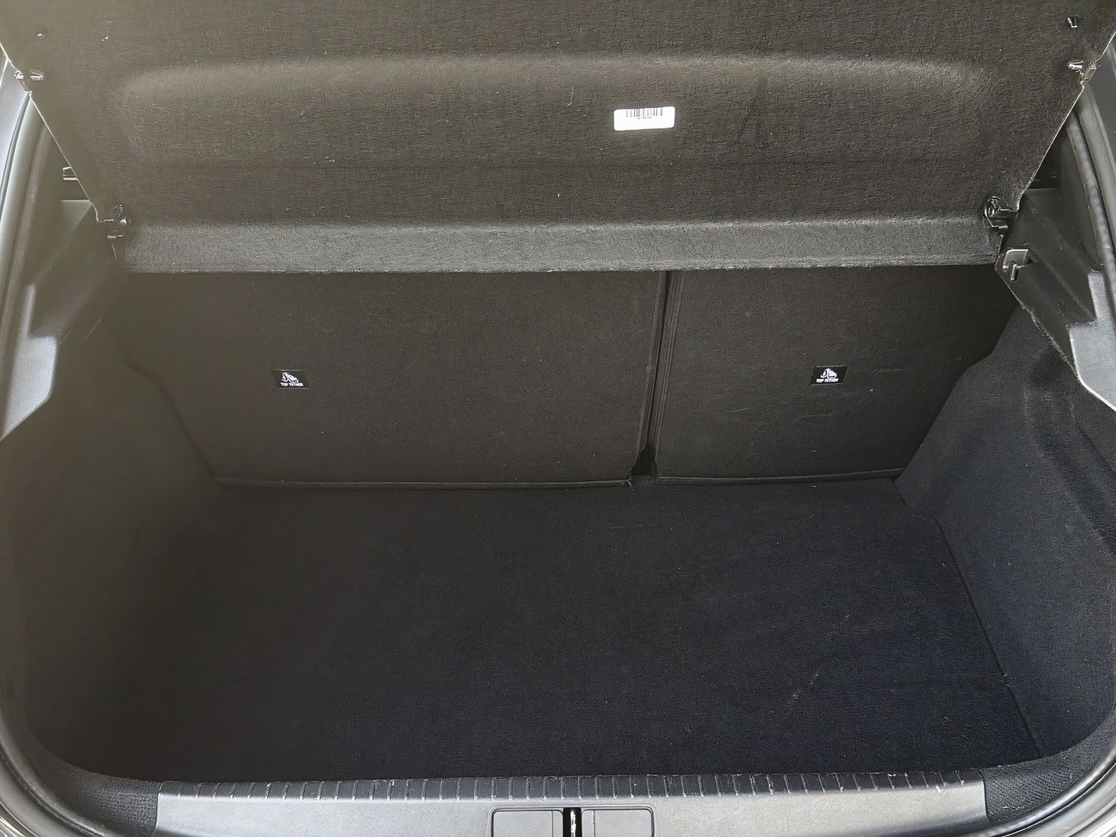 PEUGEOT 208 1.2 PureTech 100 Allure Pack-image-18