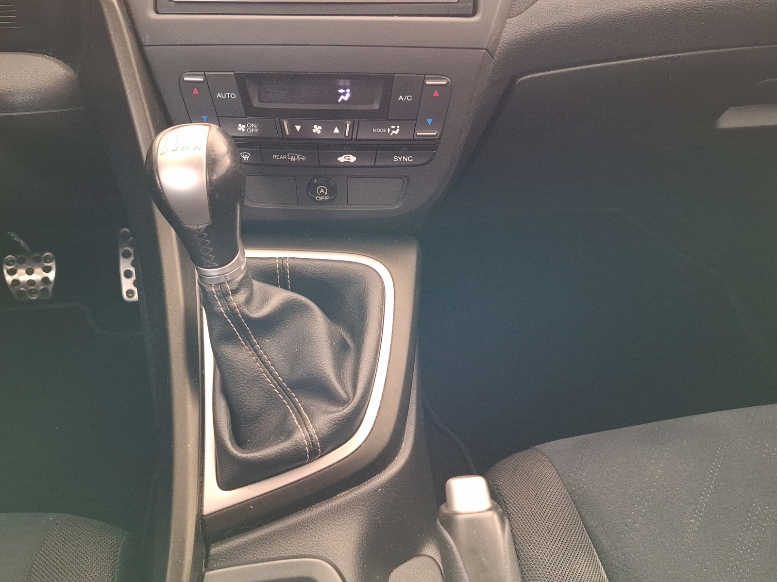 HONDA Civic 2.2i-DTEC Sport // Bremsen hinten komplett NEU vorne beläge NEU // 8-fach Aluminiumbereift-image-12