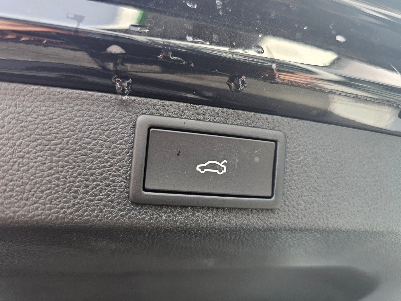 SKODA Karoq 2.0 TSI Dynamic Limited Edition 4x4 DSG-image-6