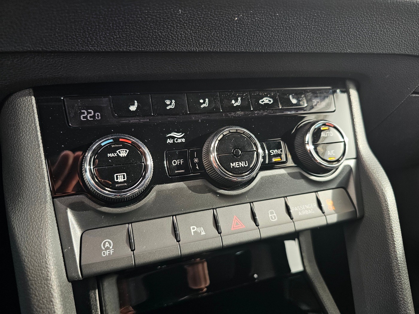 SKODA Karoq 2.0 TSI Dynamic Limited Edition 4x4 DSG-image-12