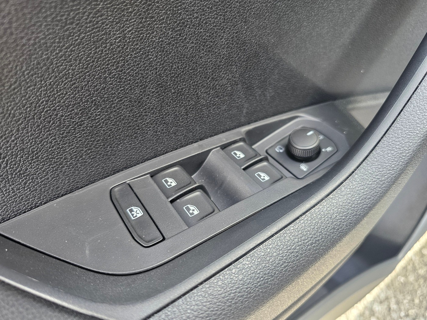 SKODA Karoq 2.0 TSI Dynamic Limited Edition 4x4 DSG-image-18