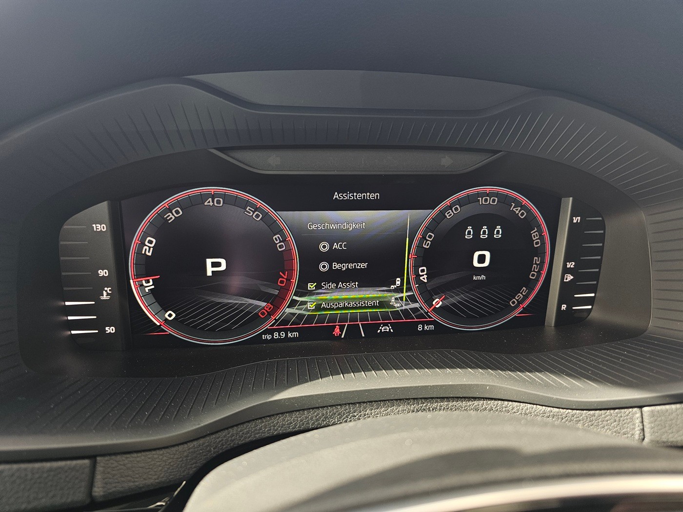 SKODA Karoq 2.0 TSI Dynamic Limited Edition 4x4 DSG-image-16
