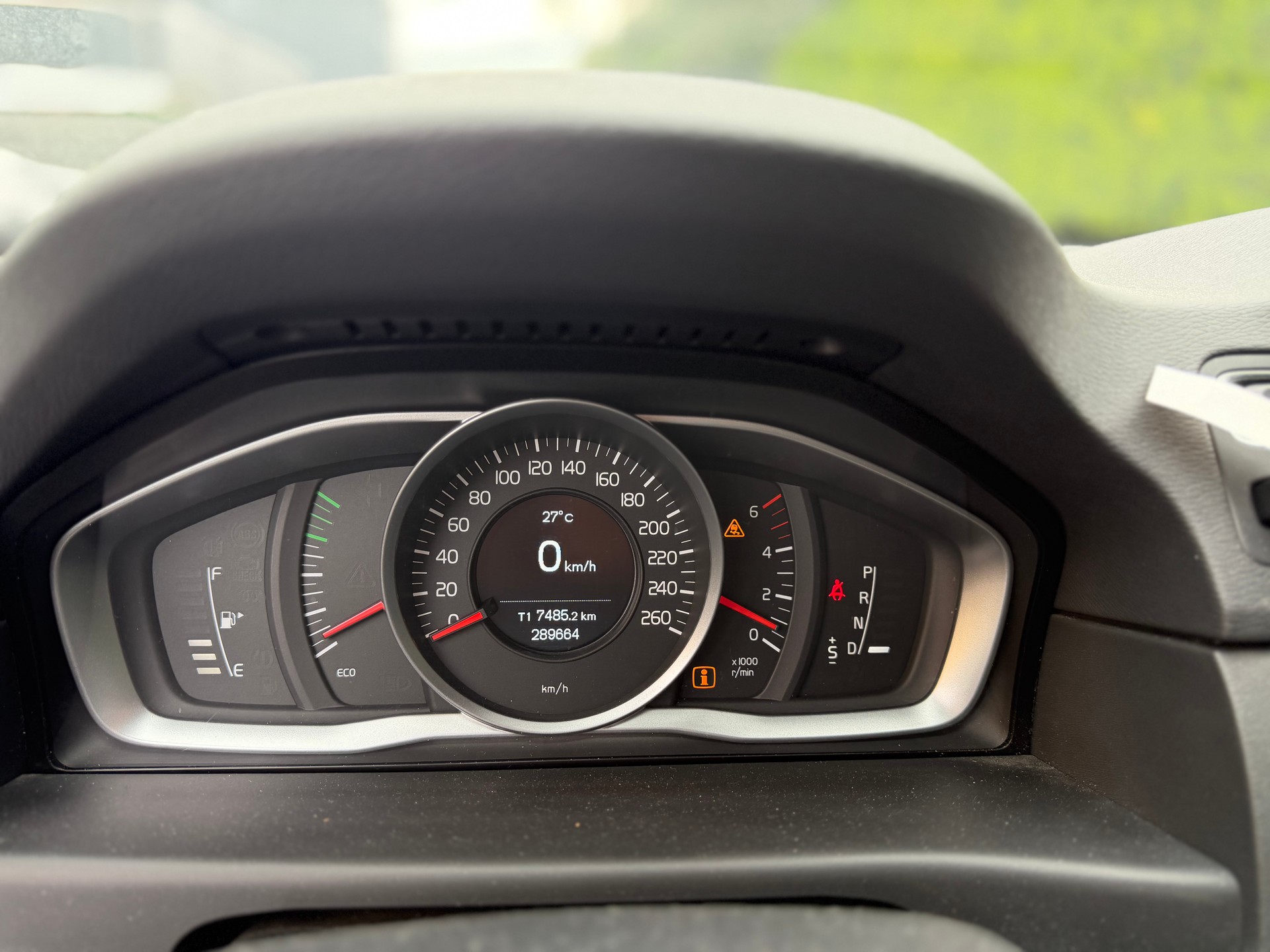 VOLVO XC70 D4 AWD Family Edition Geartronic-image-11