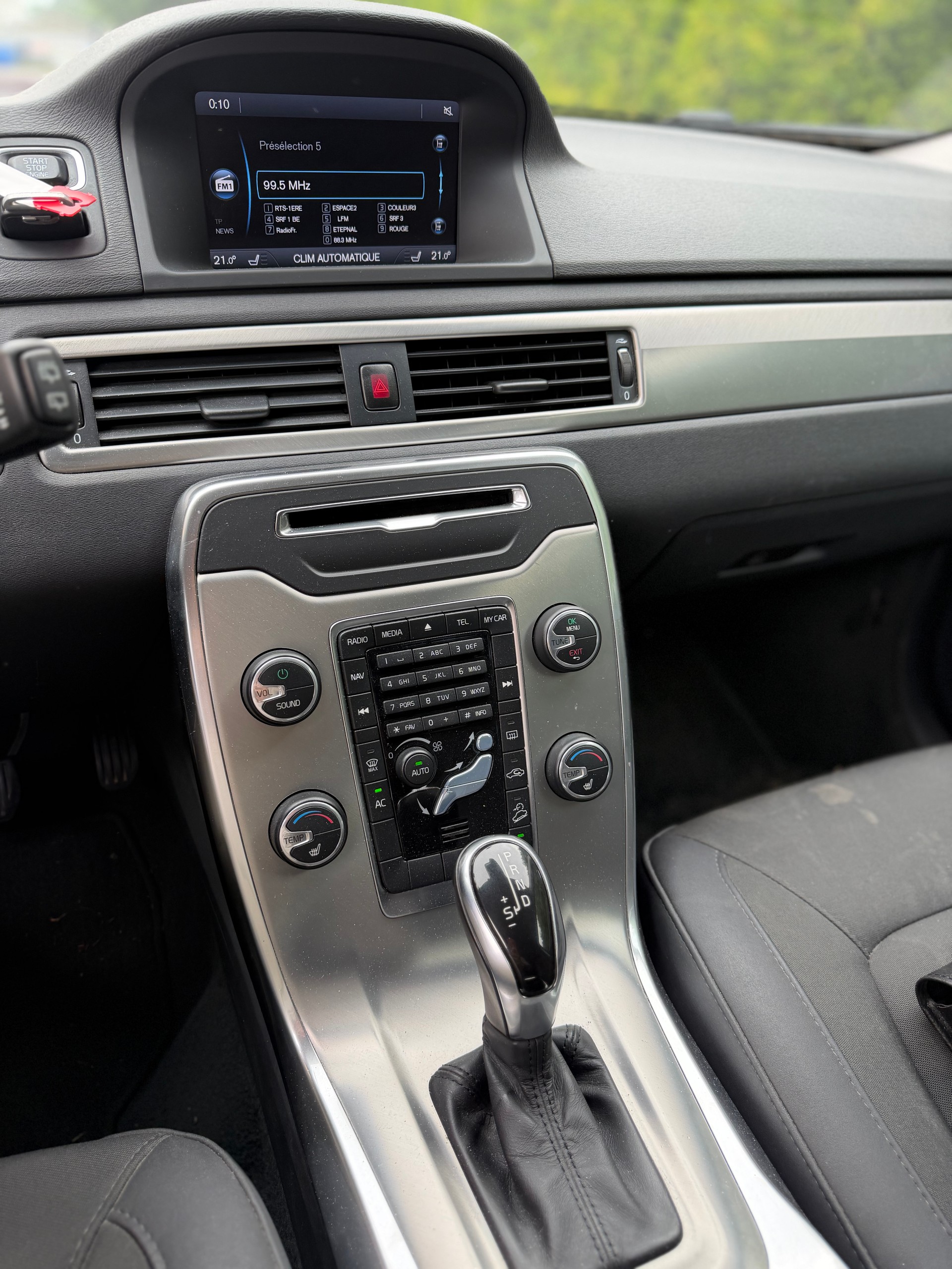 VOLVO XC70 D4 AWD Family Edition Geartronic-image-9