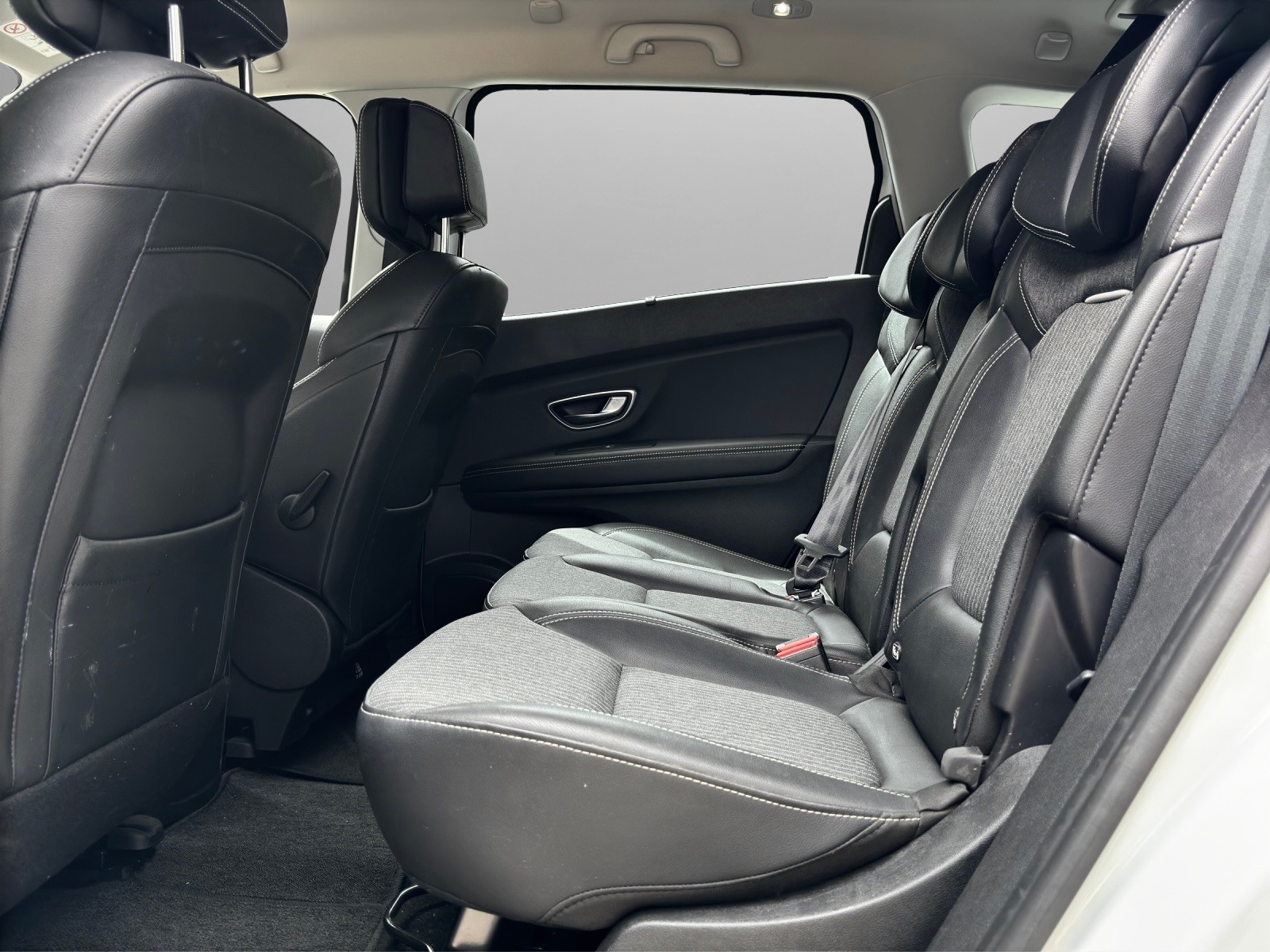 RENAULT Grand Scénic 1.3 16V Turbo Techno EDC-image-9