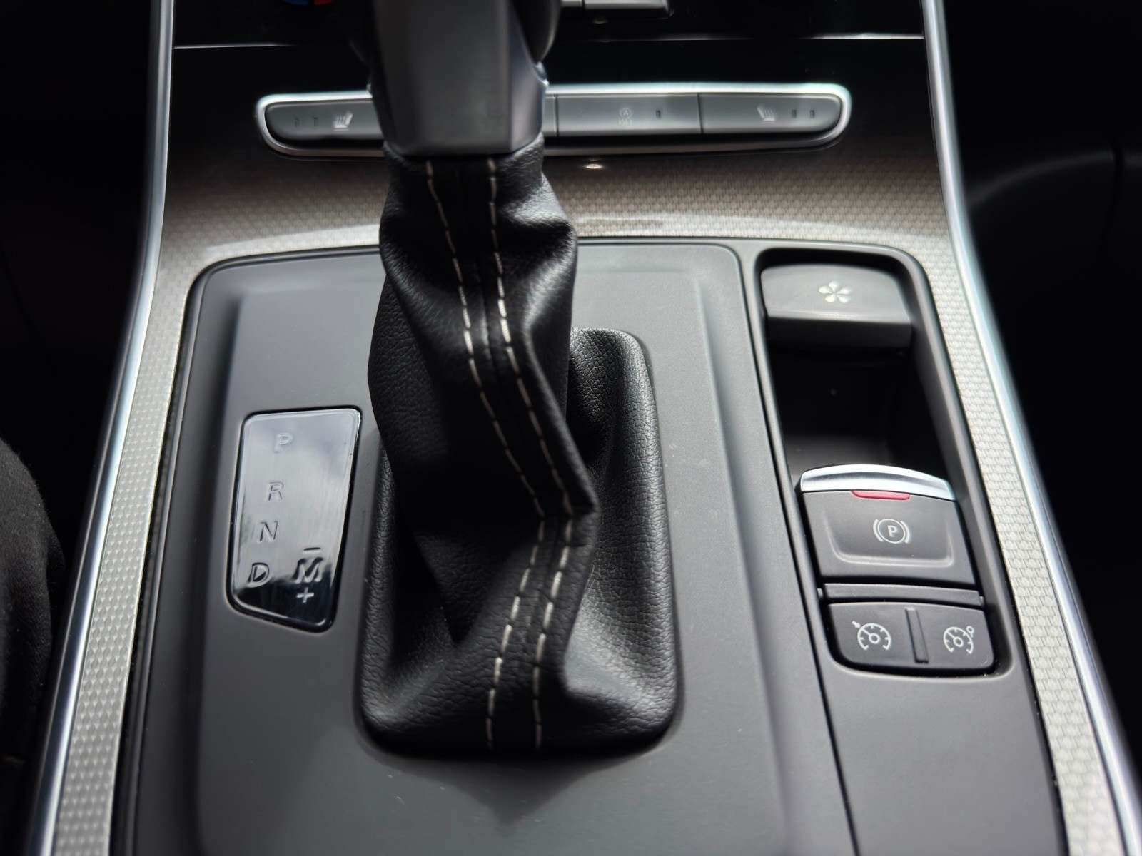 RENAULT Grand Scénic 1.3 16V Turbo Techno EDC-image-15