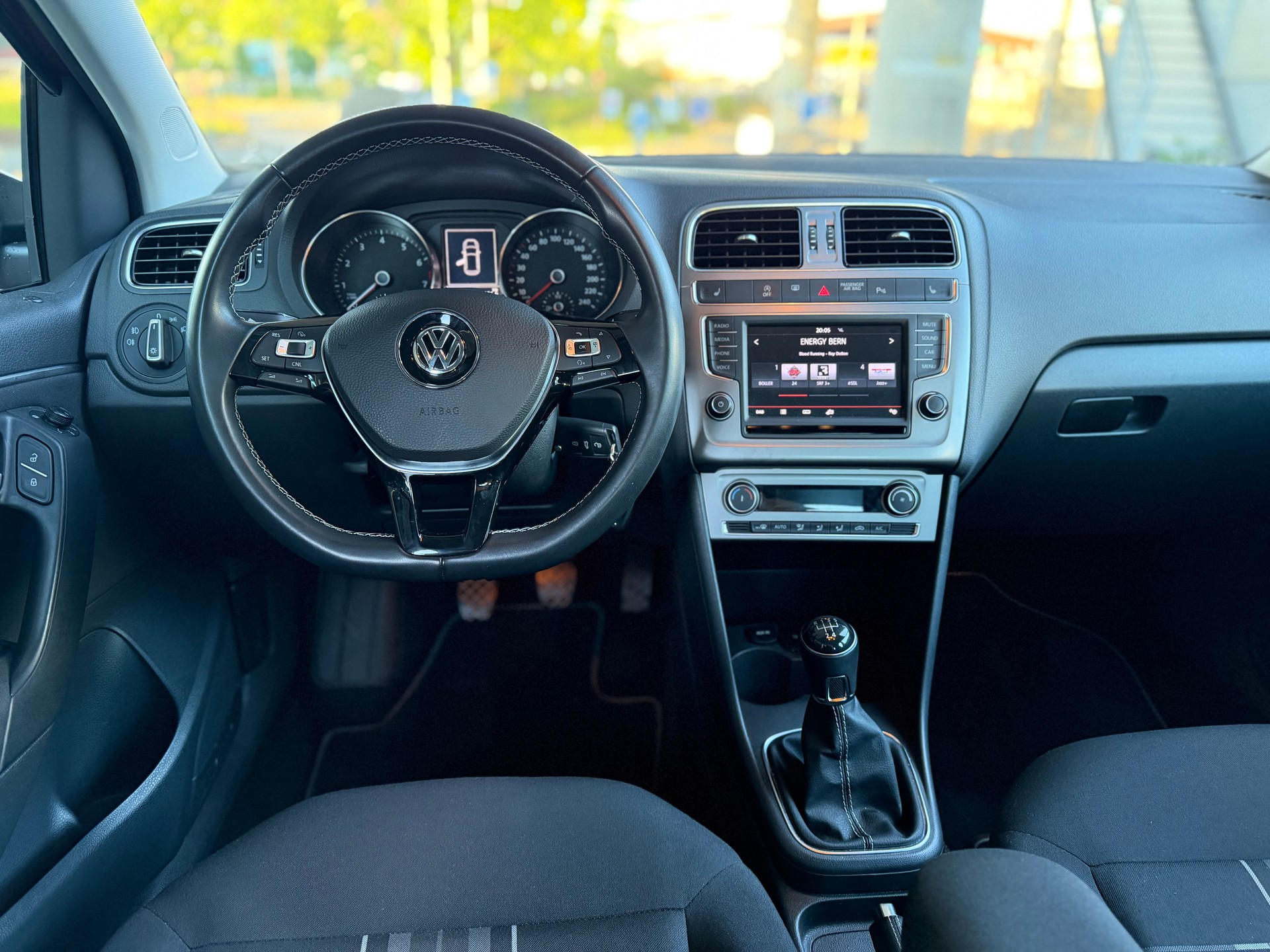 VW Polo 1.2 TSI BMT Lounge-image-7