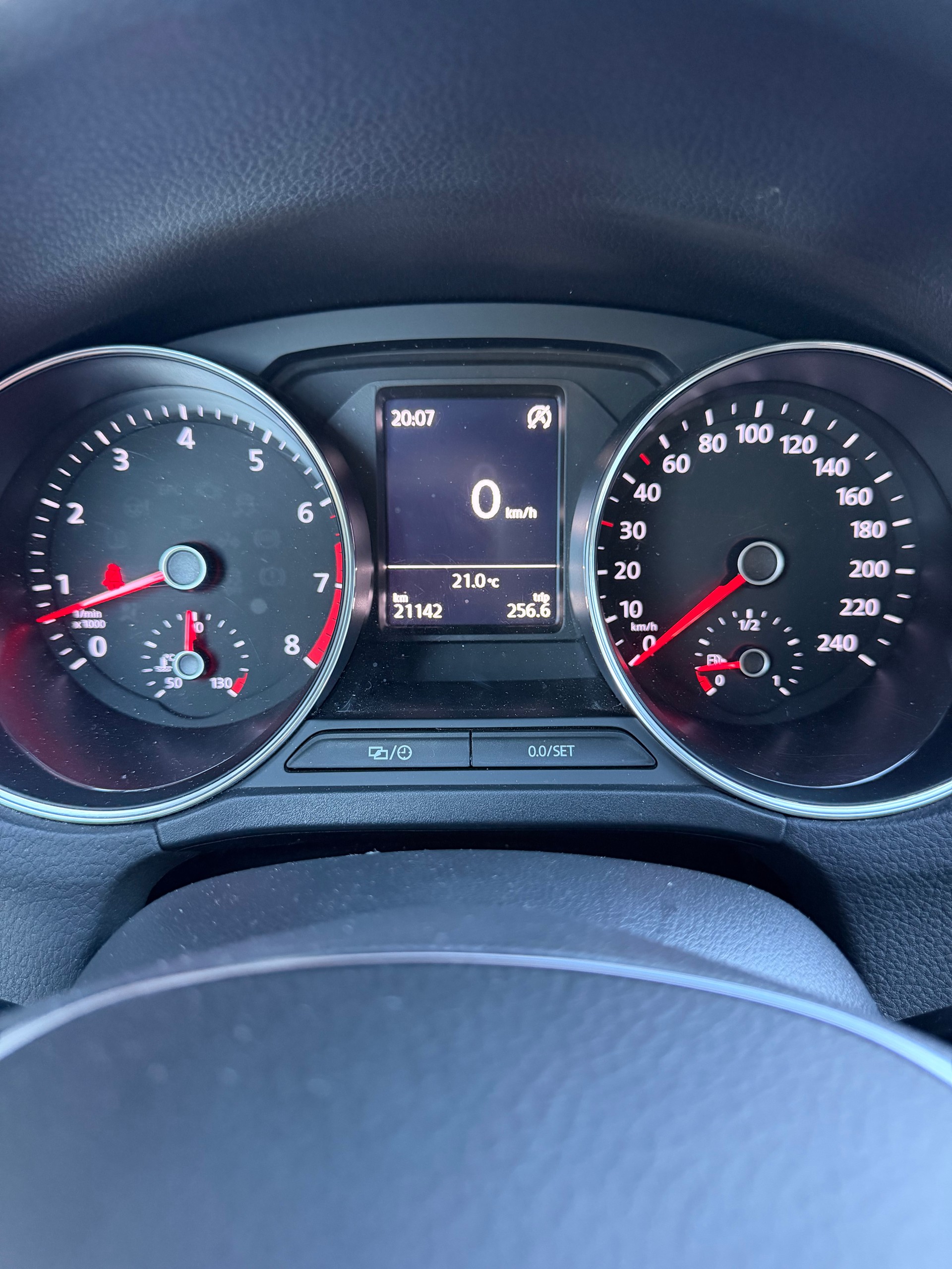 VW Polo 1.2 TSI BMT Lounge-image-9