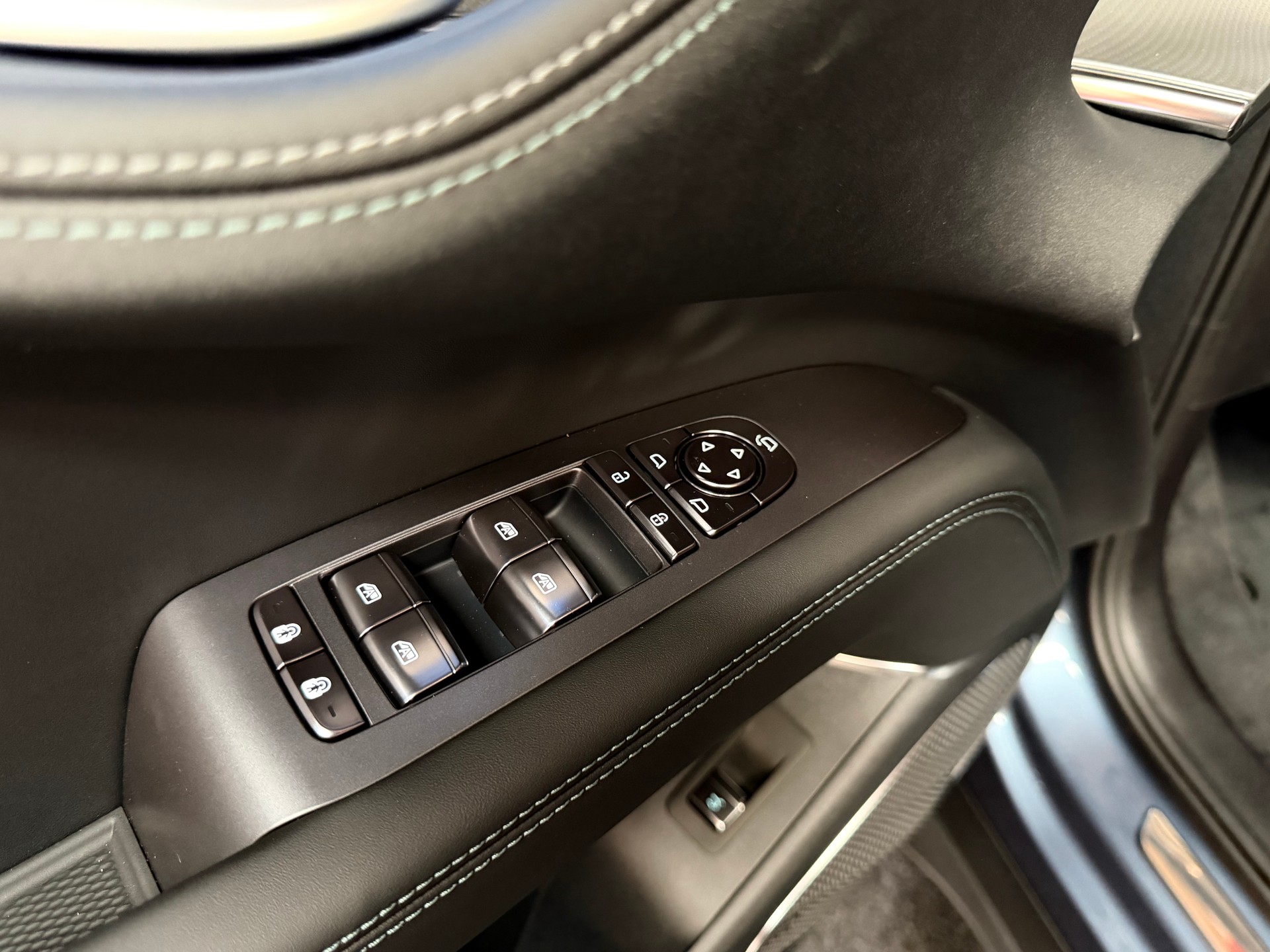 BYD Sealion 7 91,3 kWh Excellence AWD-image-13